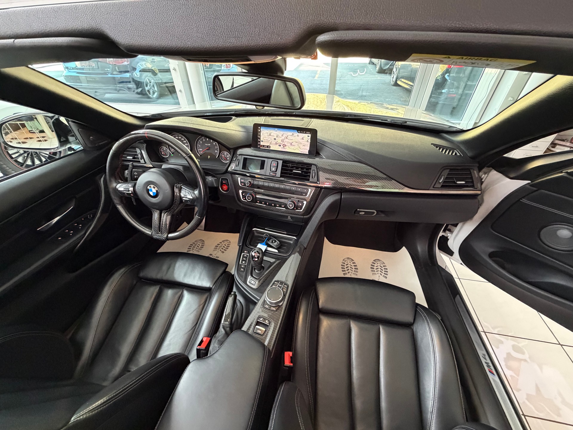 BMW M4 Competition Cabrio-image-13