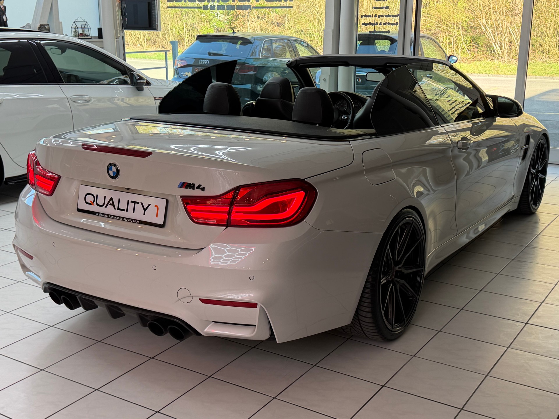 BMW M4 Competition Cabrio-image-9
