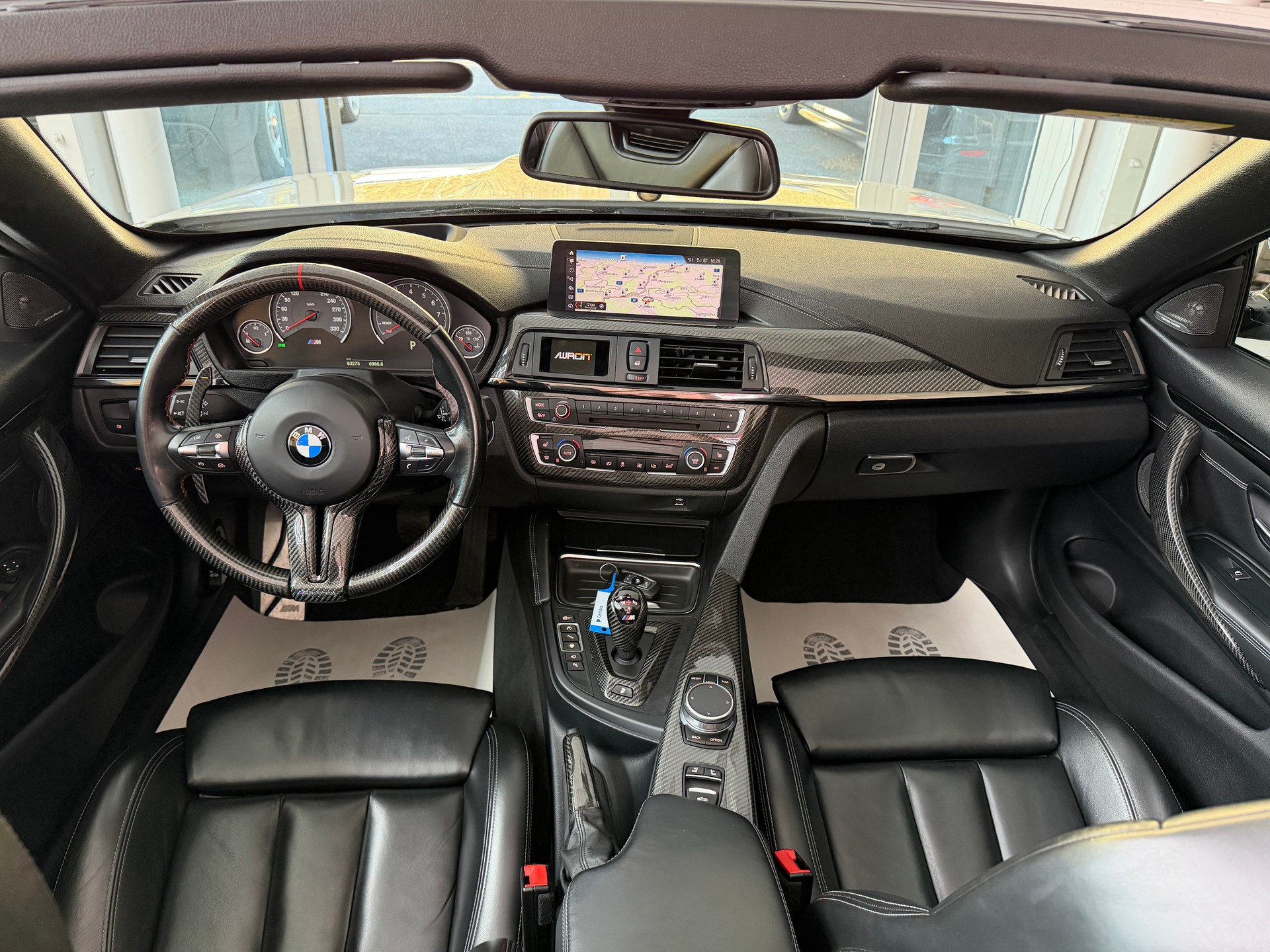 BMW M4 Competition Cabrio-image-10