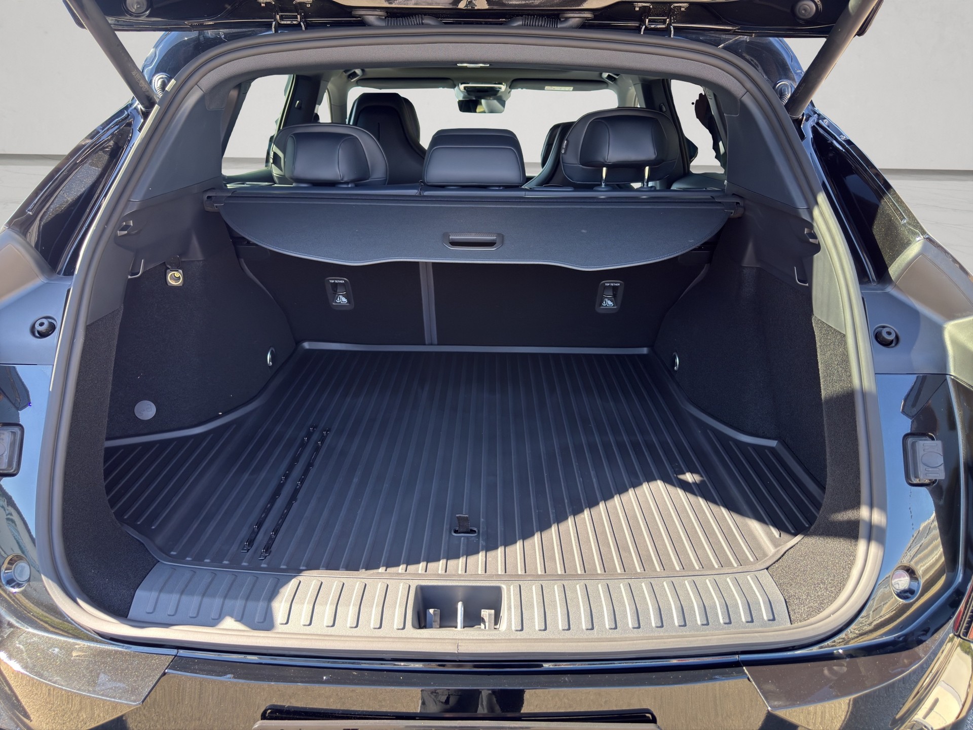 LYNK & CO 08 1.5 PHEV Core-image-11