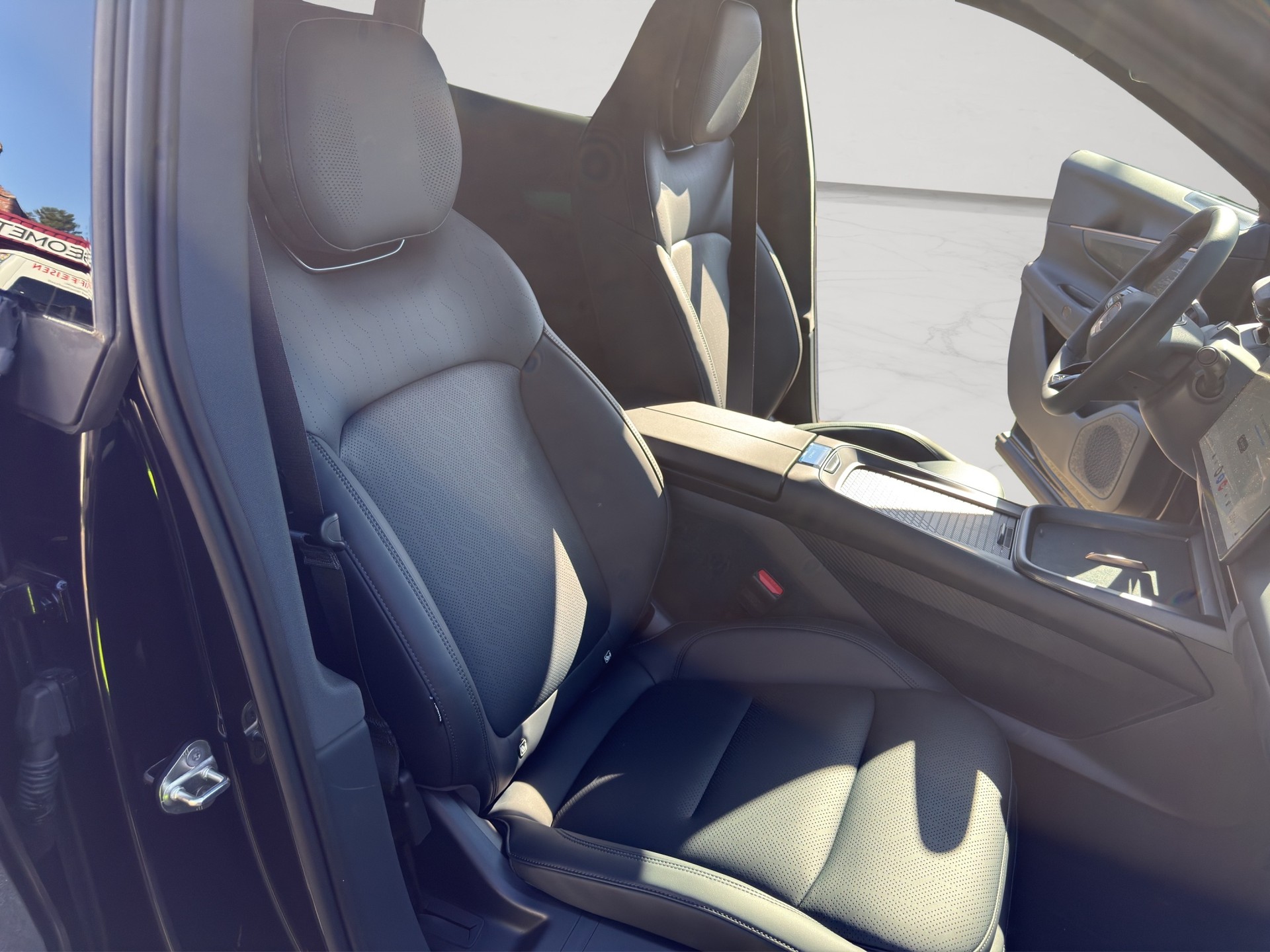 LYNK & CO 08 1.5 PHEV Core-image-12