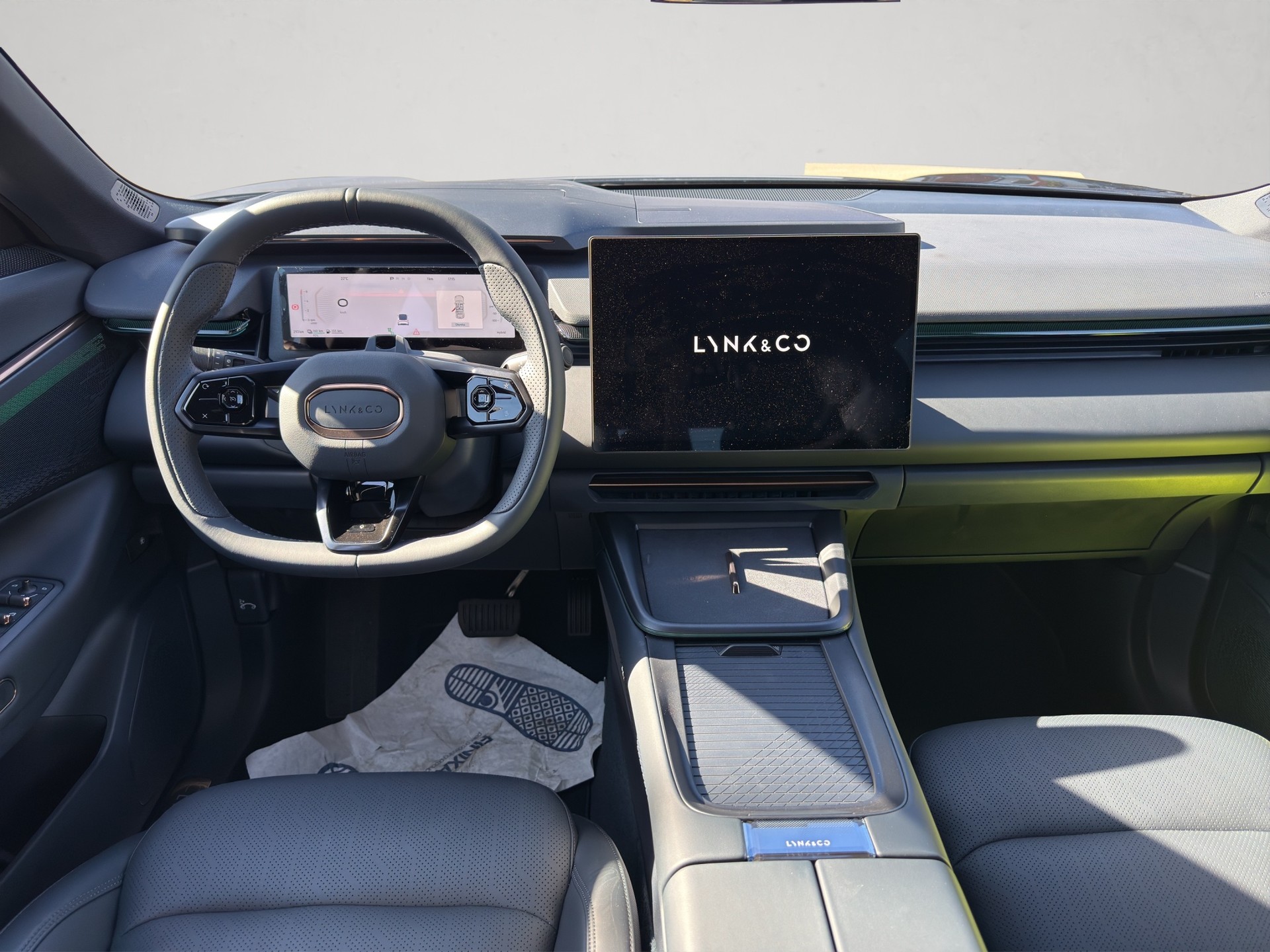 LYNK & CO 08 1.5 PHEV Core-image-8