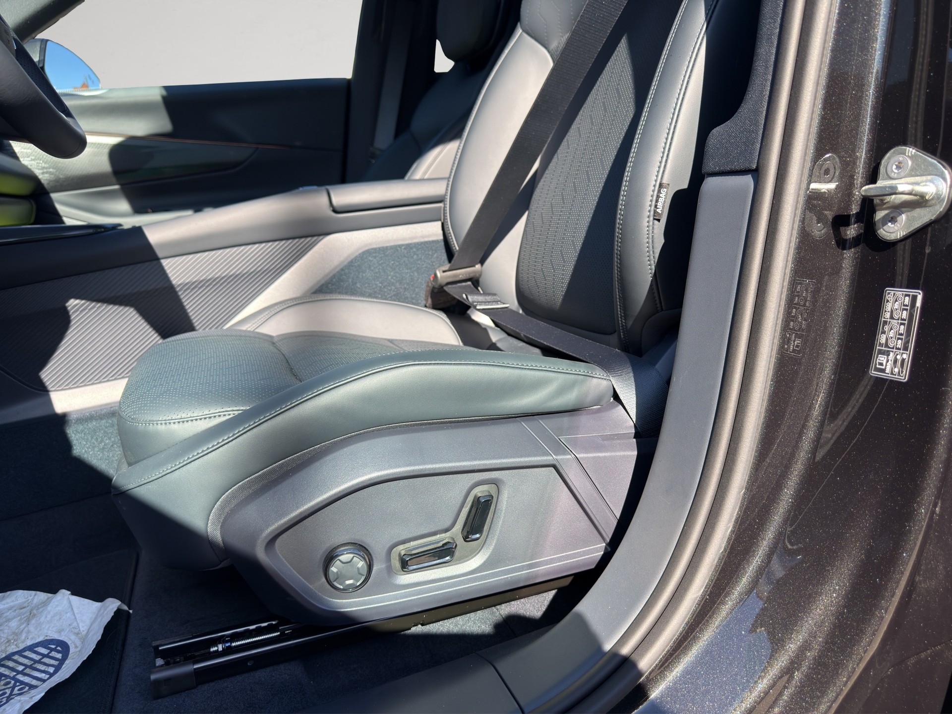 LYNK & CO 08 1.5 PHEV Core-image-9