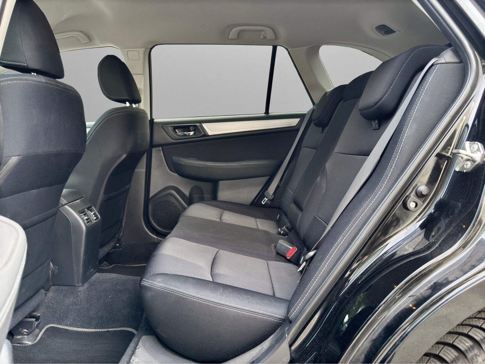 SUBARU Outback 2.0D Swiss AWD Lineartronic *Rückfahrkamera + Sitzheizung*-image-10