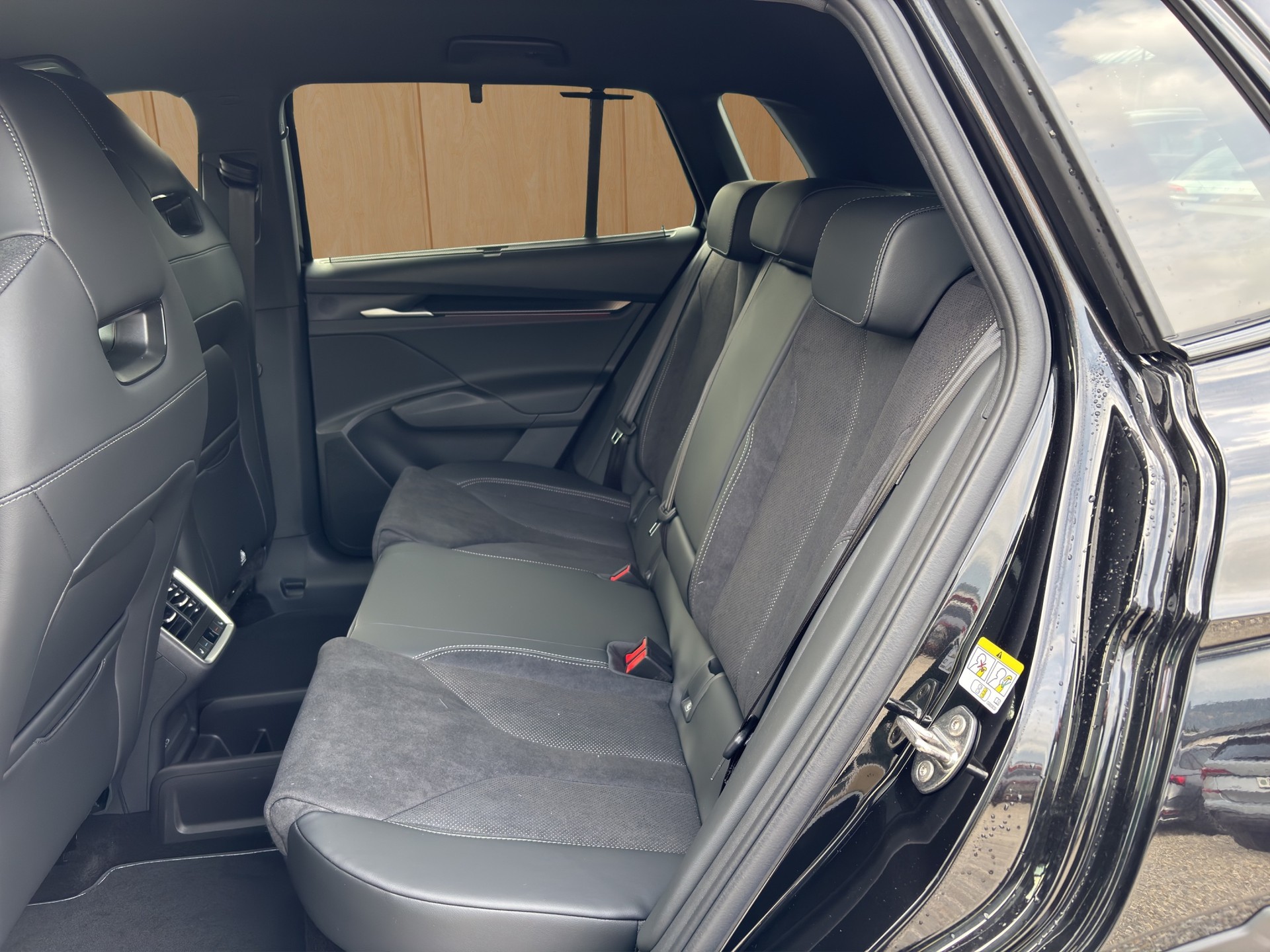 SKODA Elroq 85x Sportline 4x4-image-7