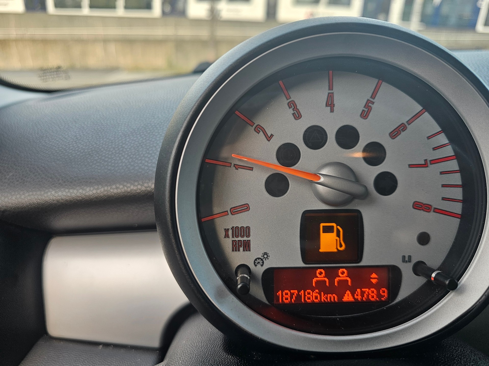 MINI Cooper-image-10