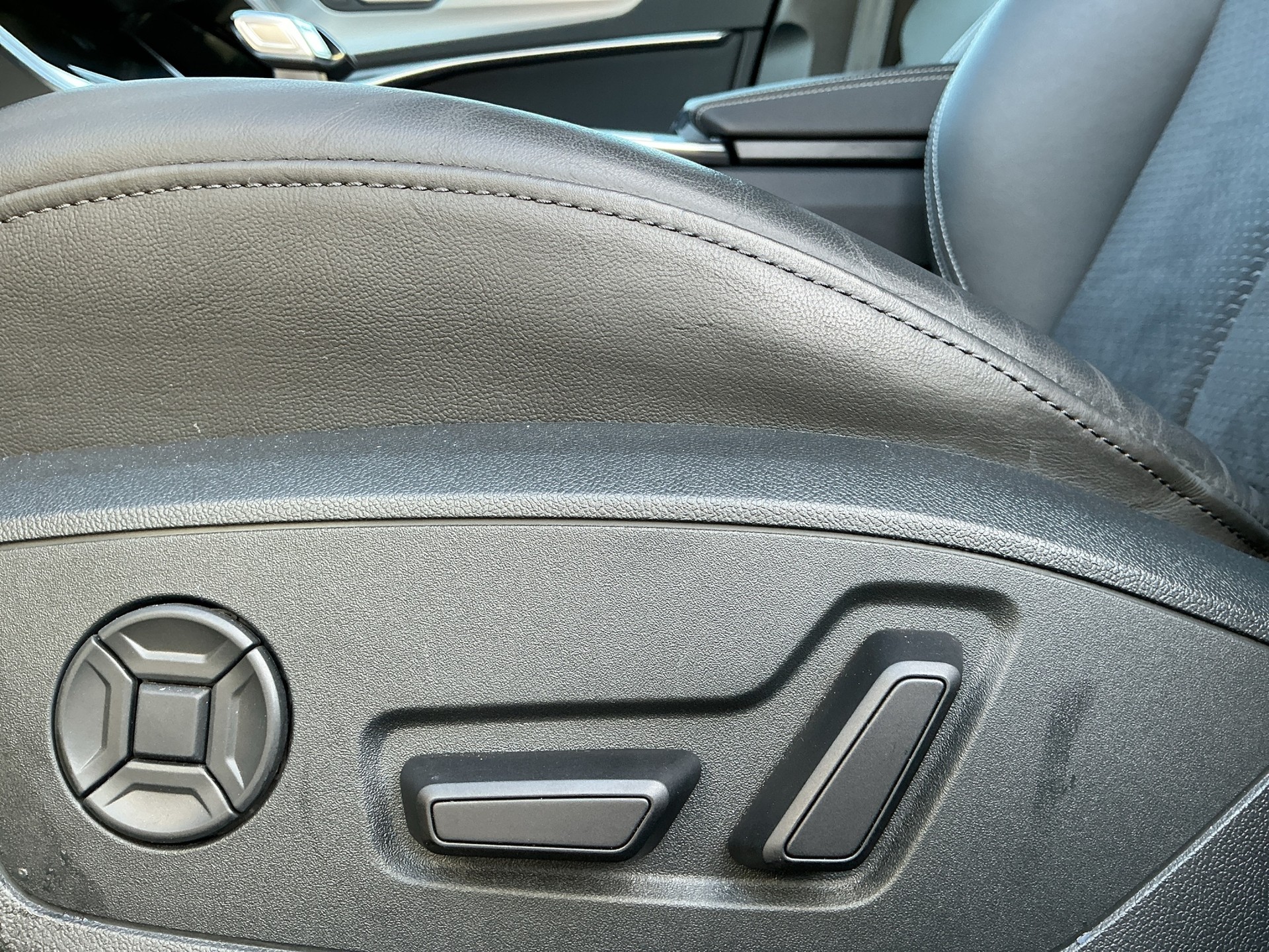 AUDI S6 Avant TDI-image-8