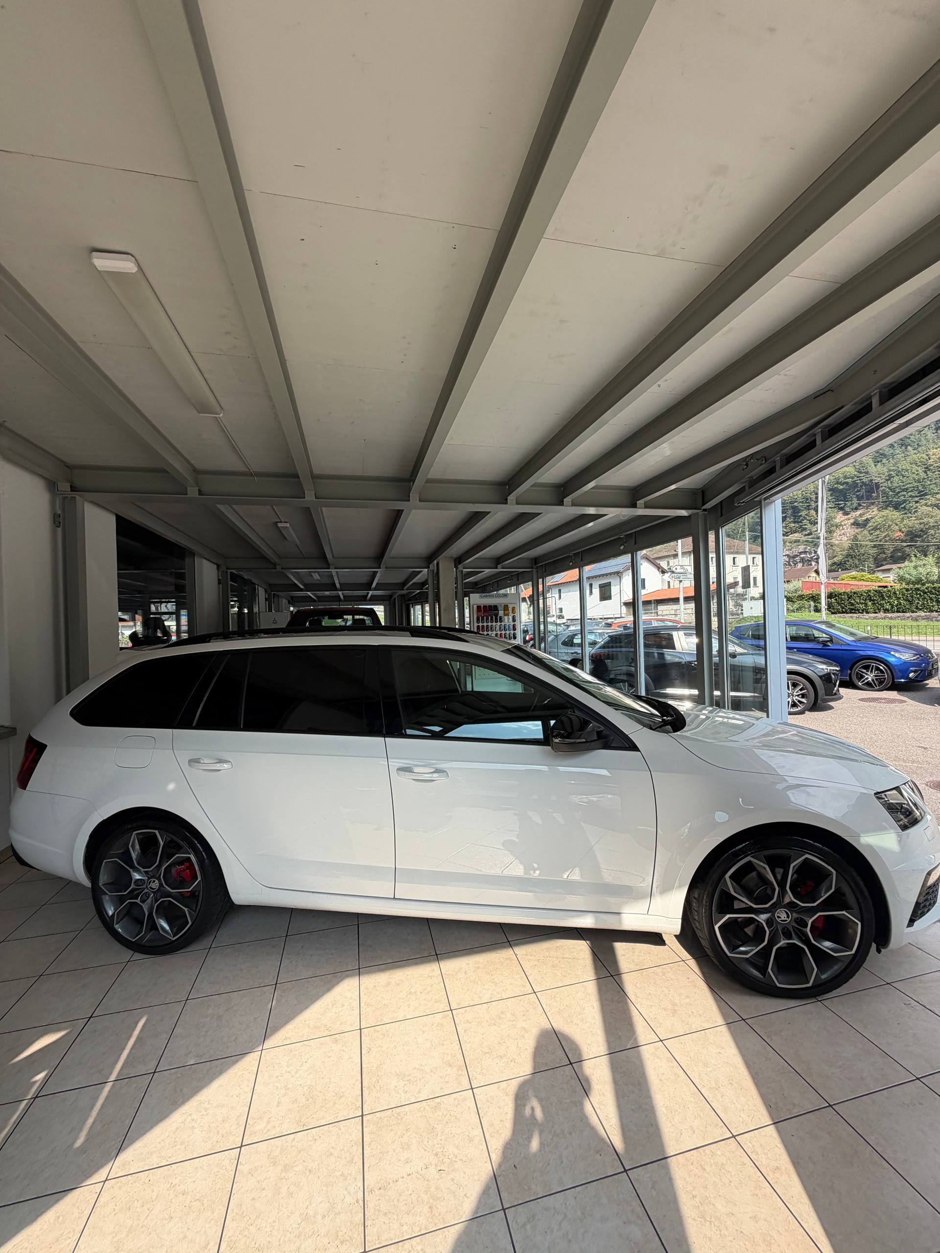 SKODA Octavia Combi 2.0 TDI RS-image-6
