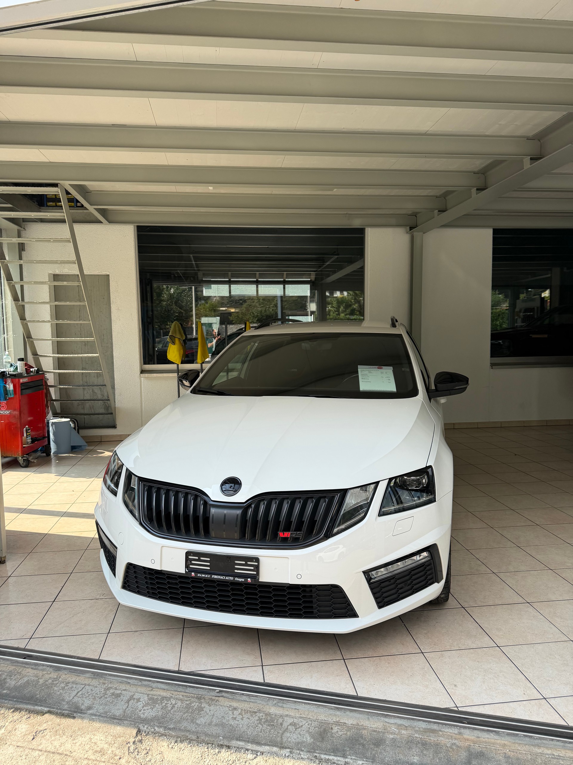 SKODA Octavia Combi 2.0 TDI RS-image-0