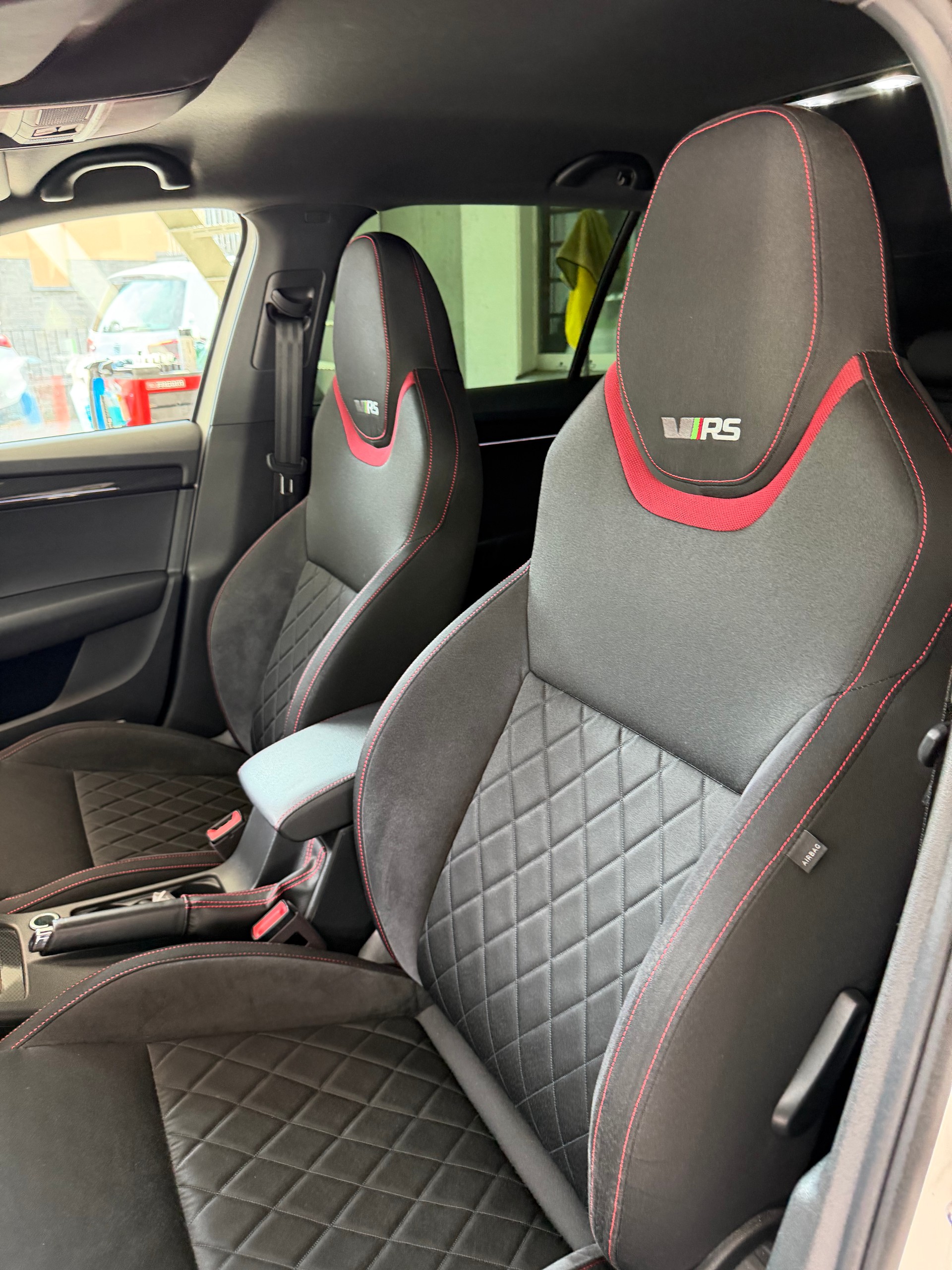 SKODA Octavia Combi 2.0 TDI RS-image-10