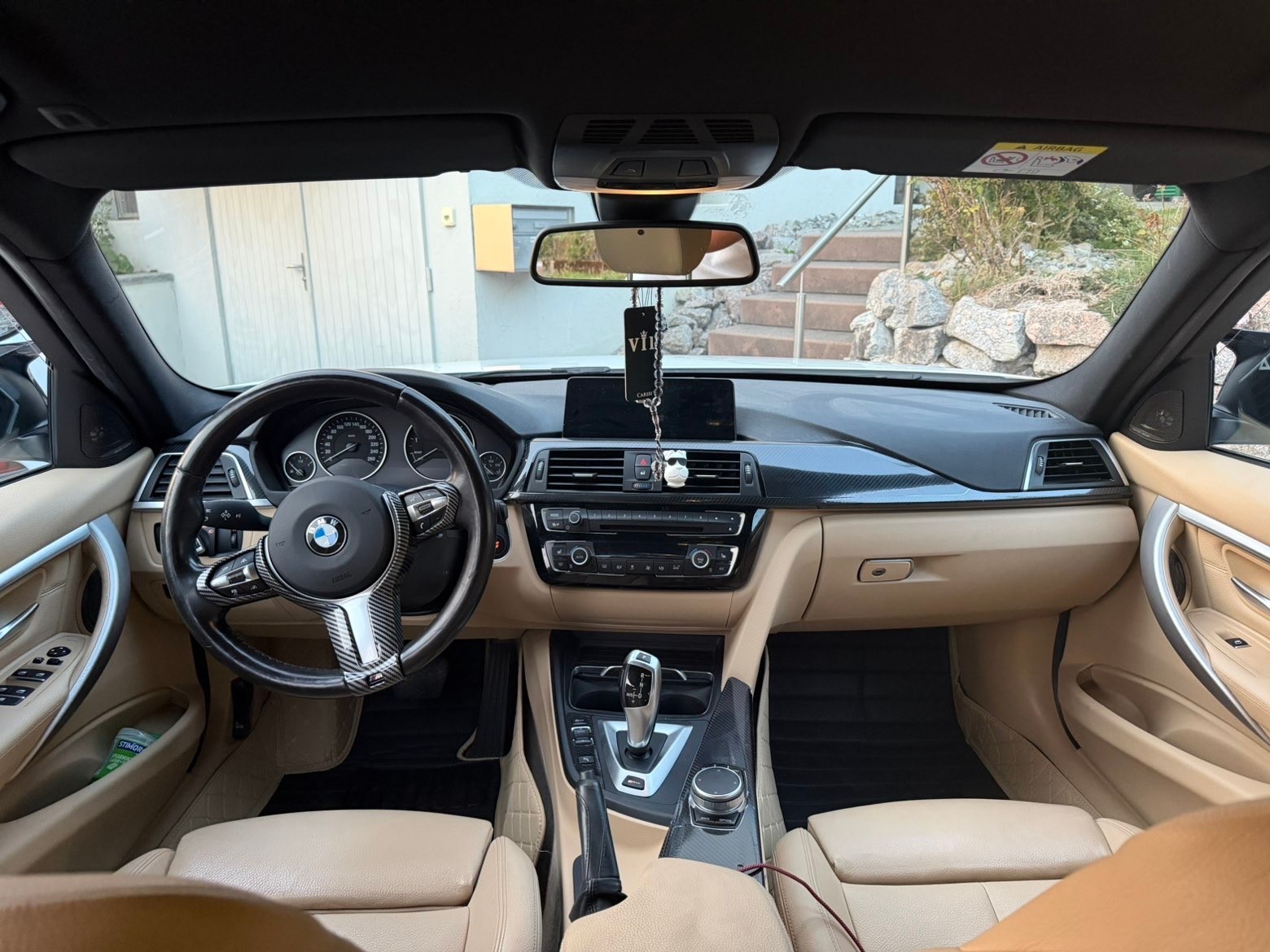 BMW 330e-image-2