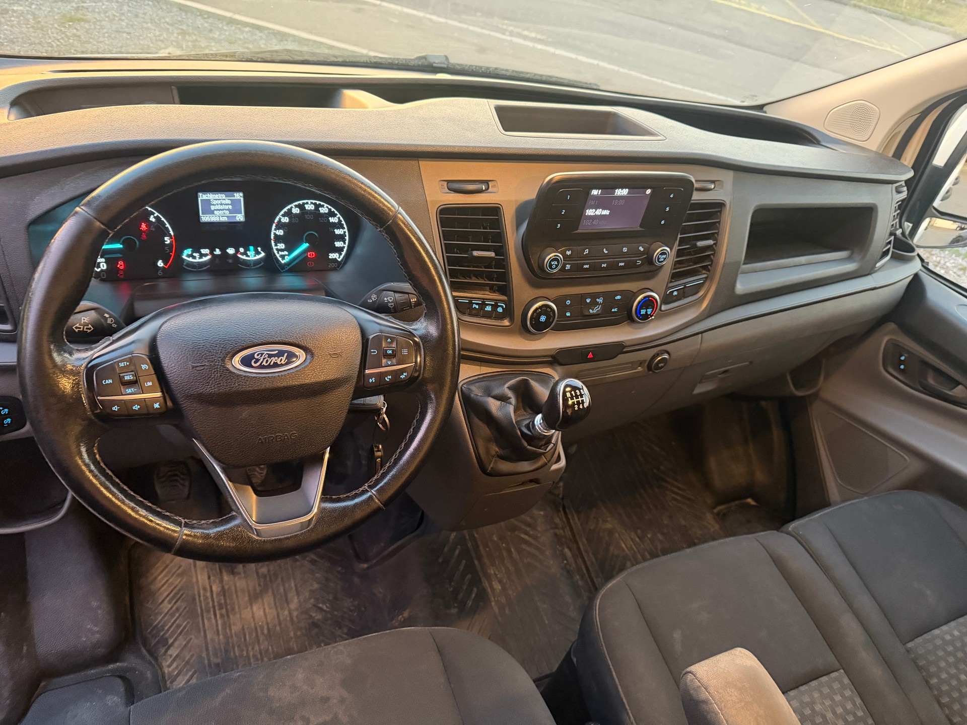 FORD Transit Custom Van 300 L1H1 Trend-image-11