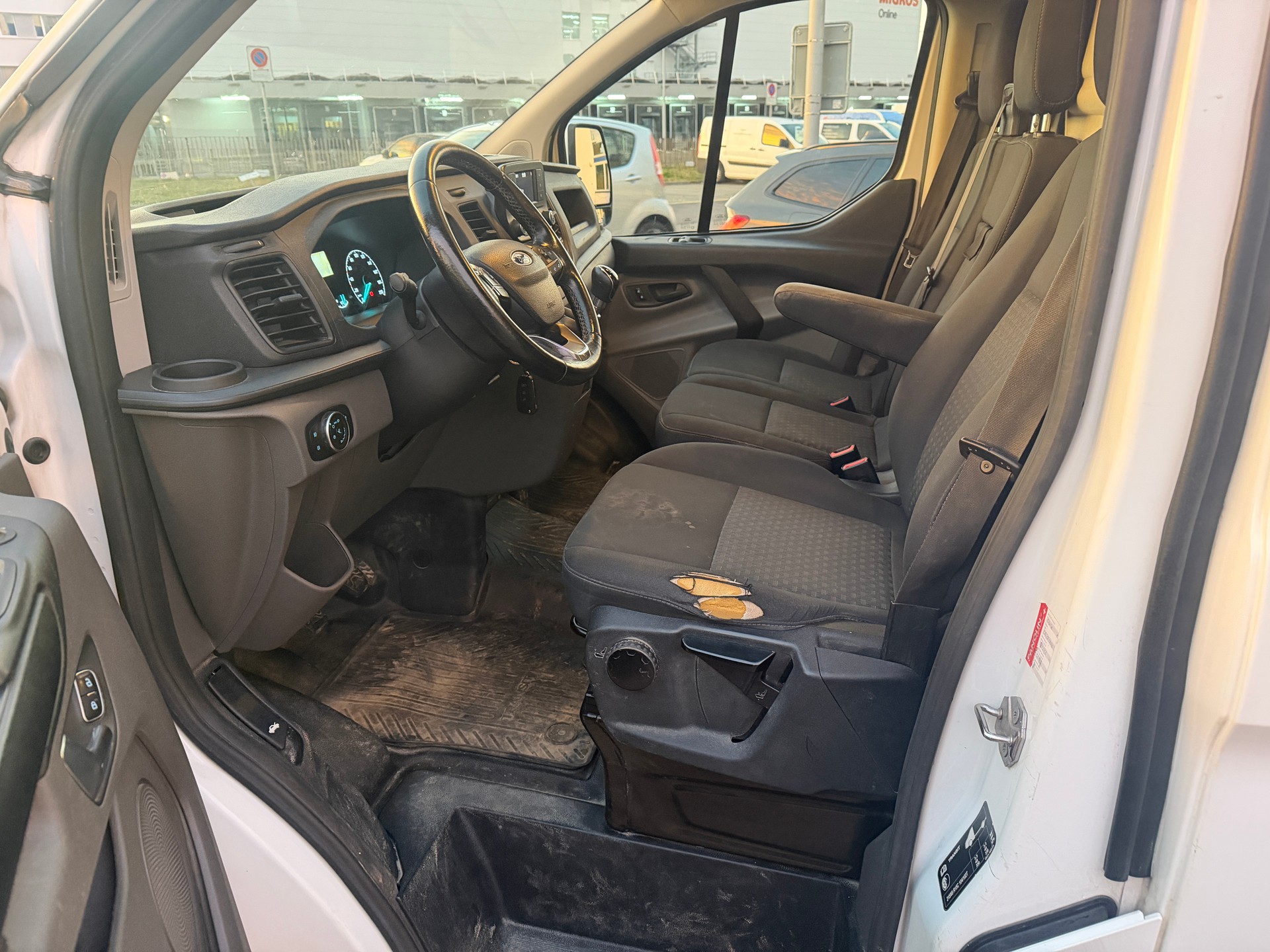 FORD Transit Custom Van 300 L1H1 Trend-image-10