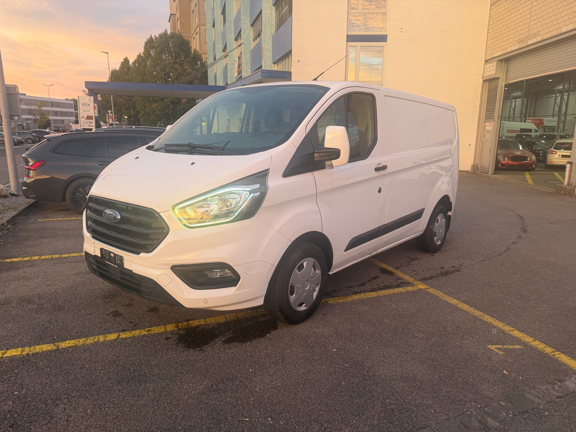 FORD Transit Custom Van 300 L1H1 Trend-image-2