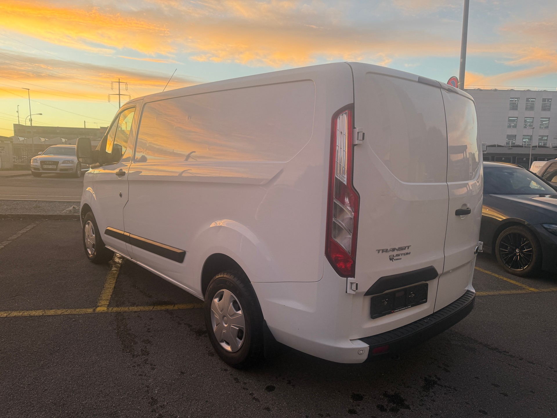 FORD Transit Custom Van 300 L1H1 Trend-image-3
