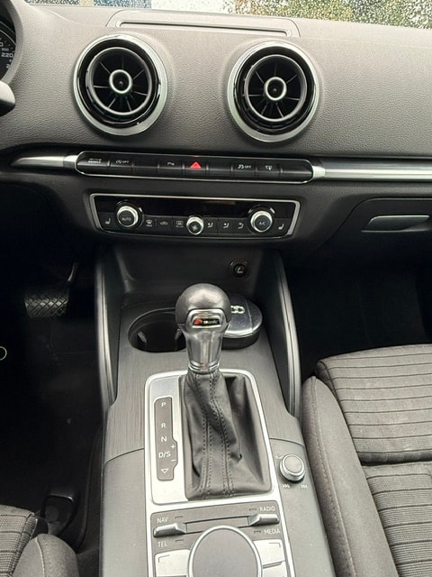 AUDI A3 Sportback 1.4 TFSI Attraction S-tronic-image-6