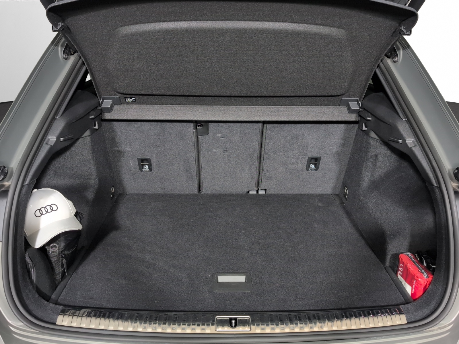 AUDI Q3 40 TDI S line quattro S-tronic-image-14