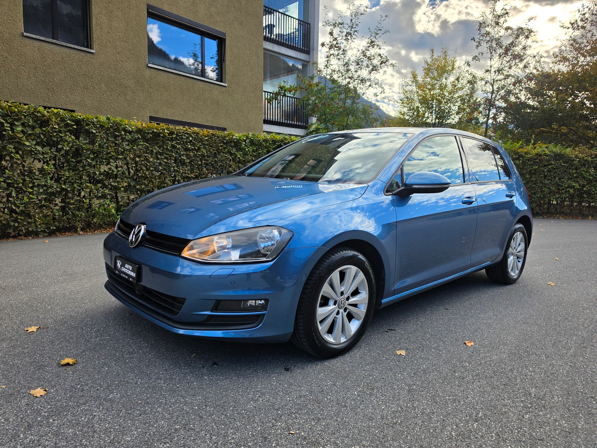 VW Golf 2.0 TDI Highline 4Motion-image-0