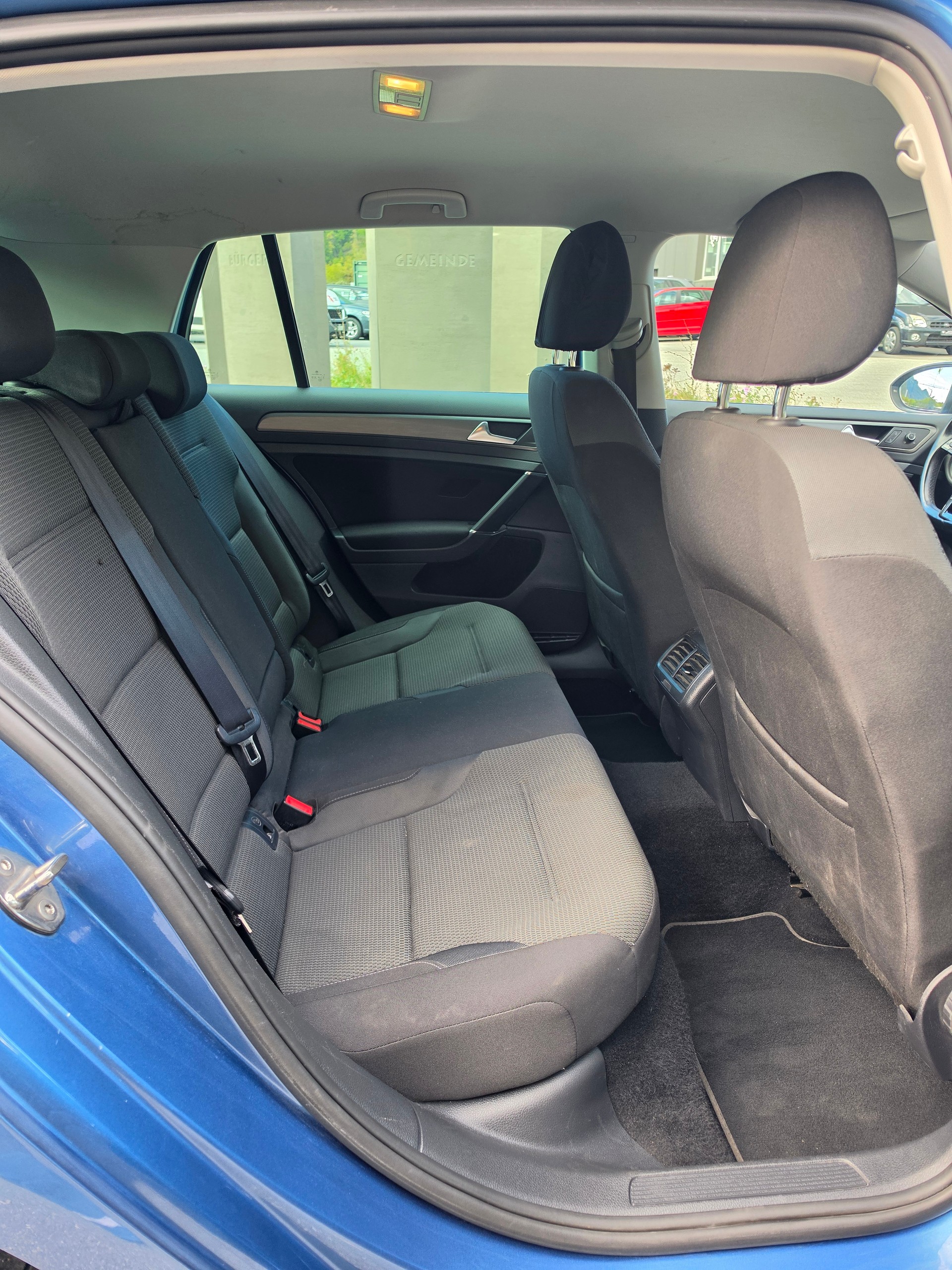 VW Golf 2.0 TDI Highline 4Motion-image-11