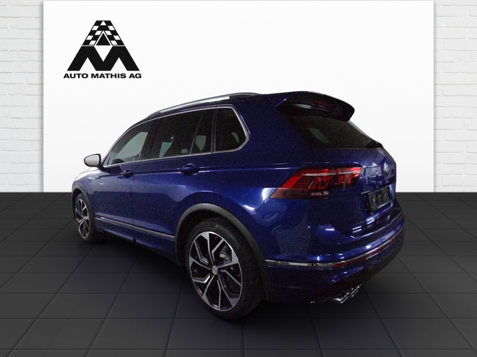 VW Tiguan 2.0TSI R 4Motion DSG-image-3