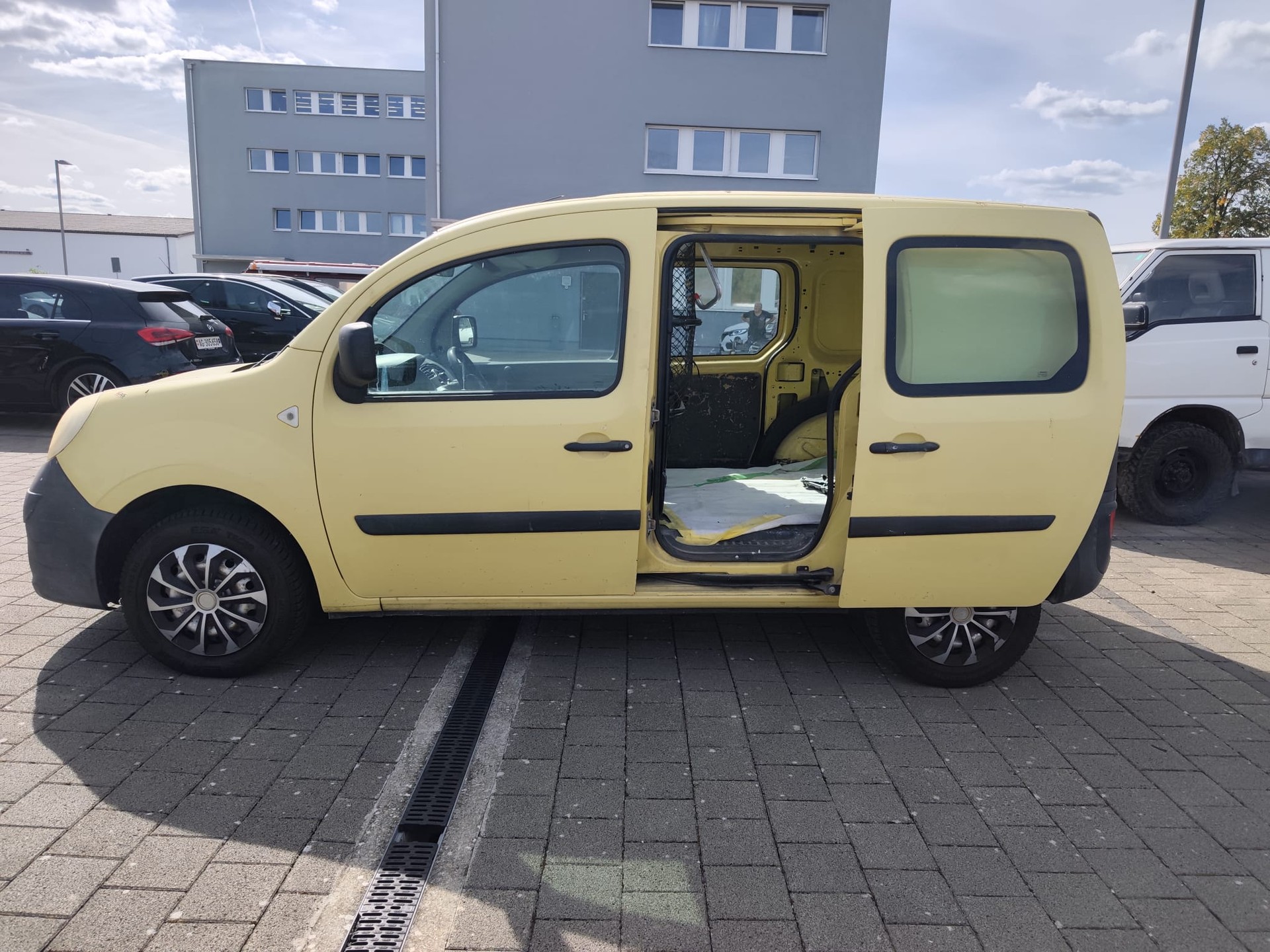 RENAULT Kangoo dCi 85 Business-image-4