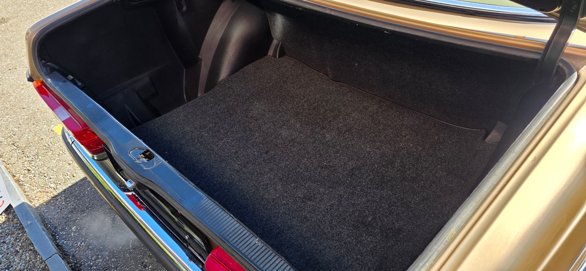 MERCEDES-BENZ 280 CE Automatic-image-10