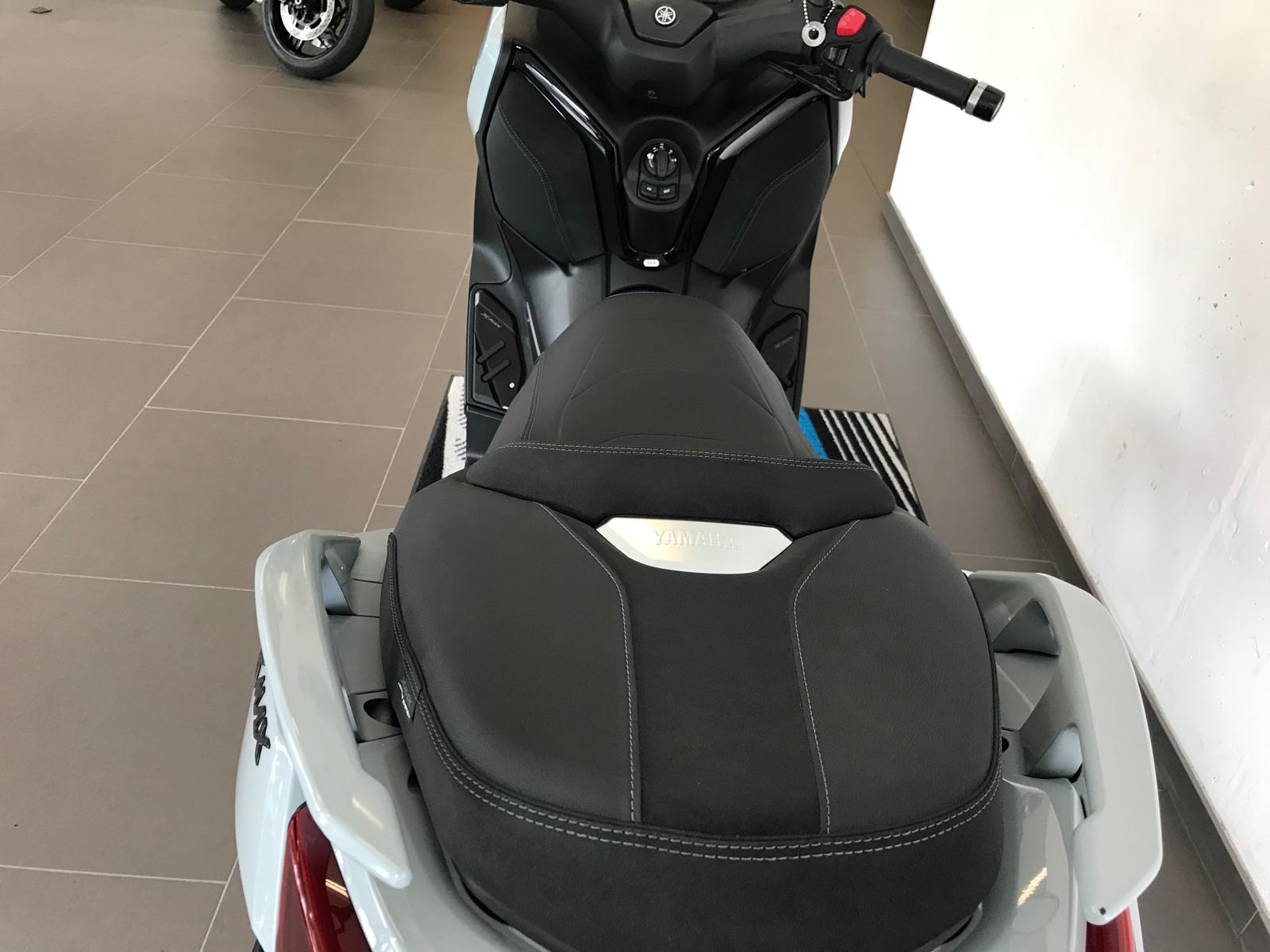 YAMAHA X-Max 300 Tech Max +-image-5