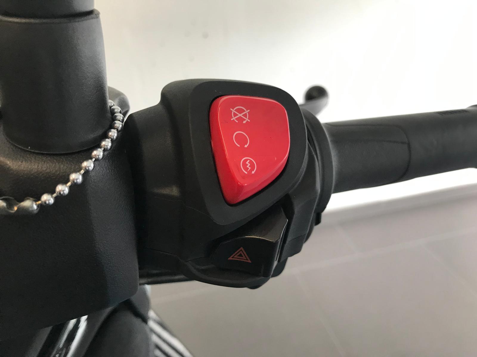 YAMAHA X-Max 300 Tech Max +-image-14