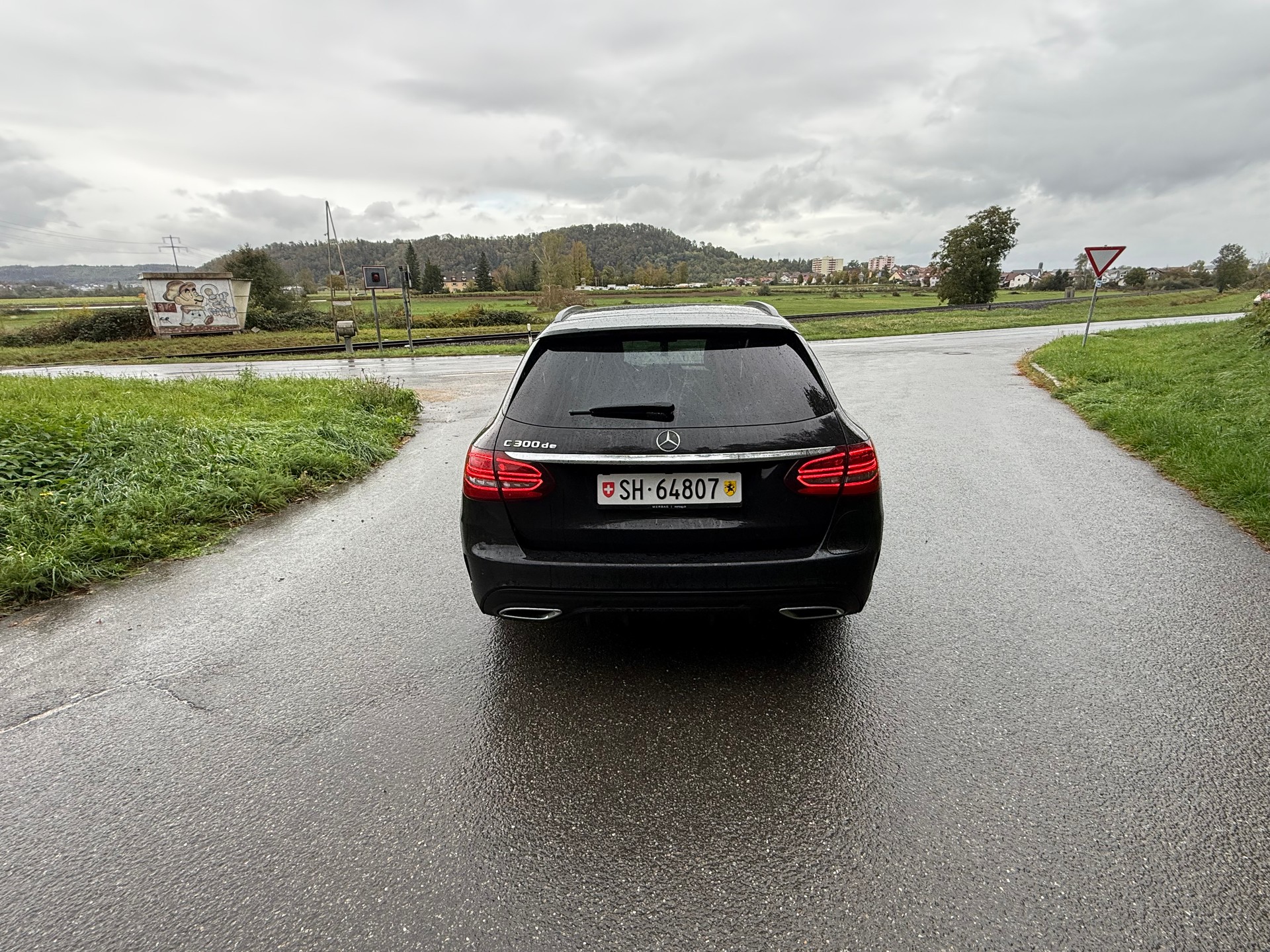 MERCEDES-BENZ C 300 de AMG Line-image-1