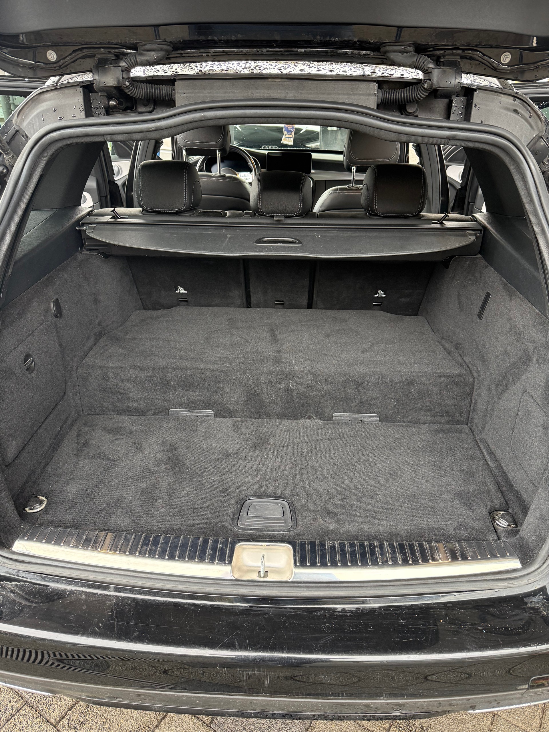 MERCEDES-BENZ C 300 de AMG Line-image-5