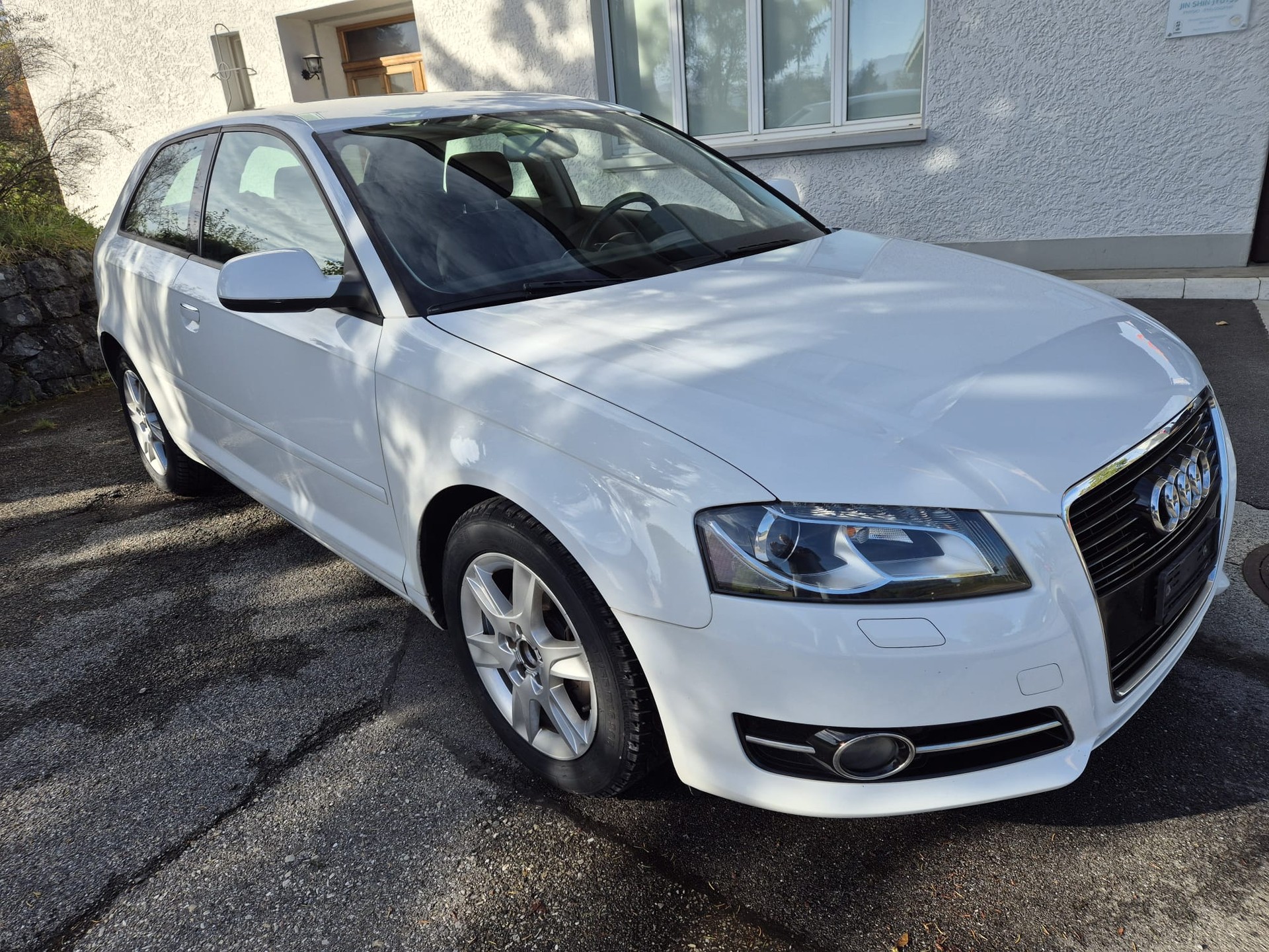 AUDI A3 1.4 TFSI Attraction-image-1