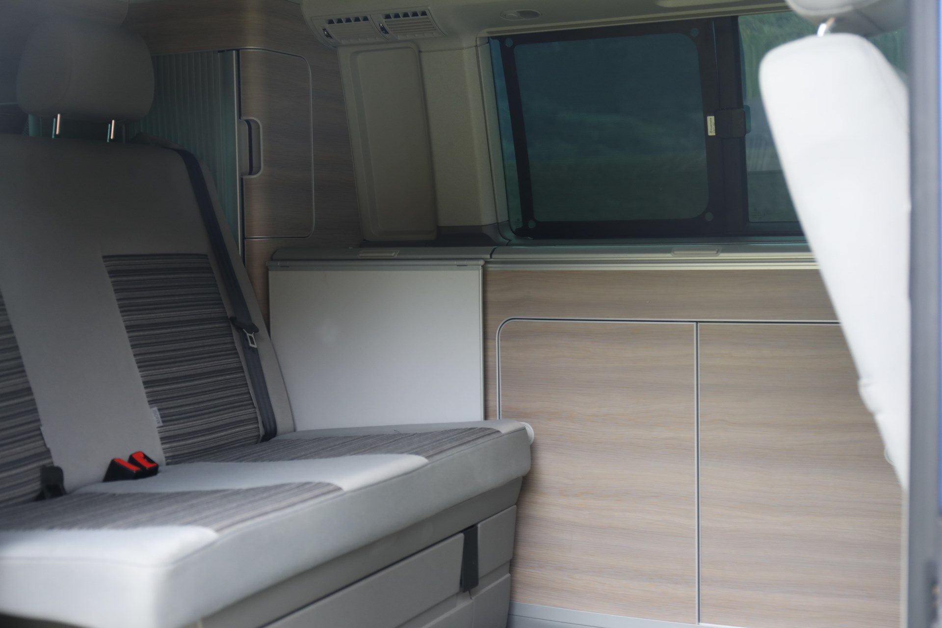 VW T5 California 2.0 Bi-TDI Comfortline Edition-image-10