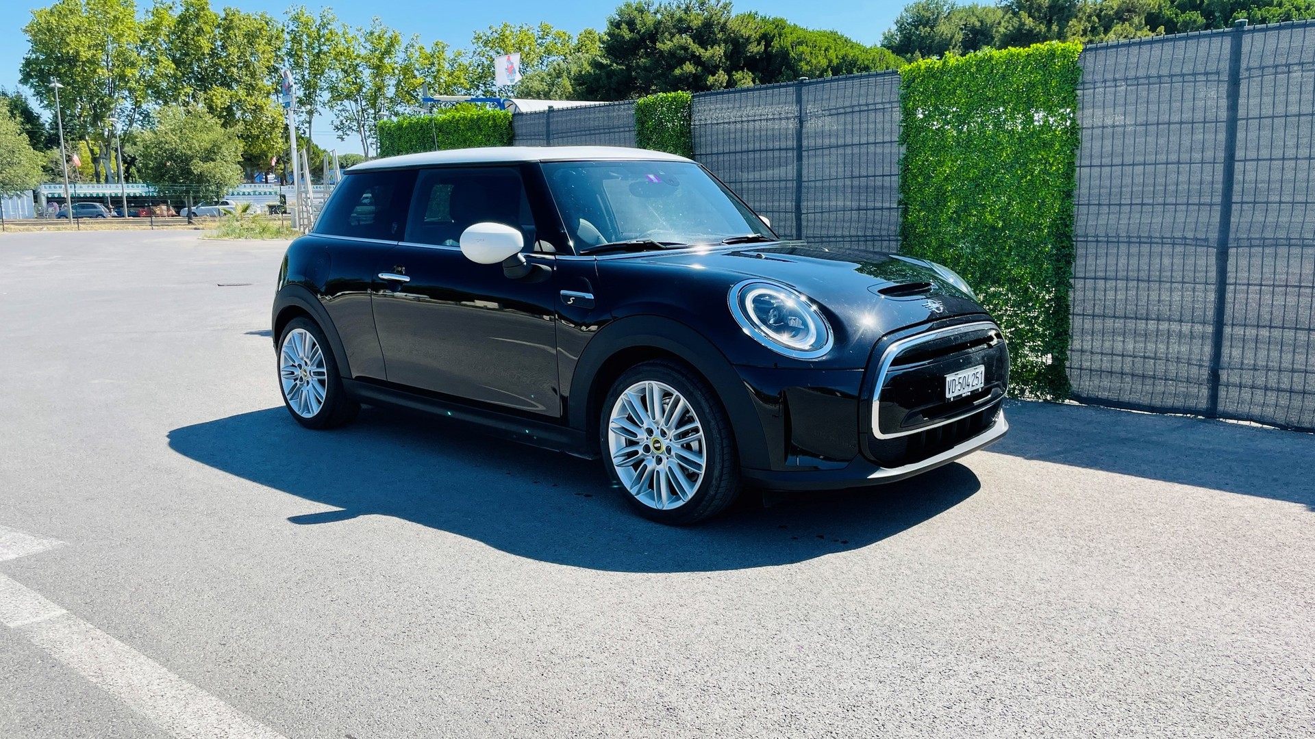 MINI Cooper SE-image-1