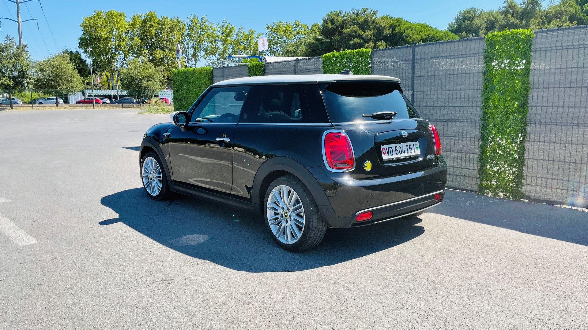 MINI Cooper SE-image-4