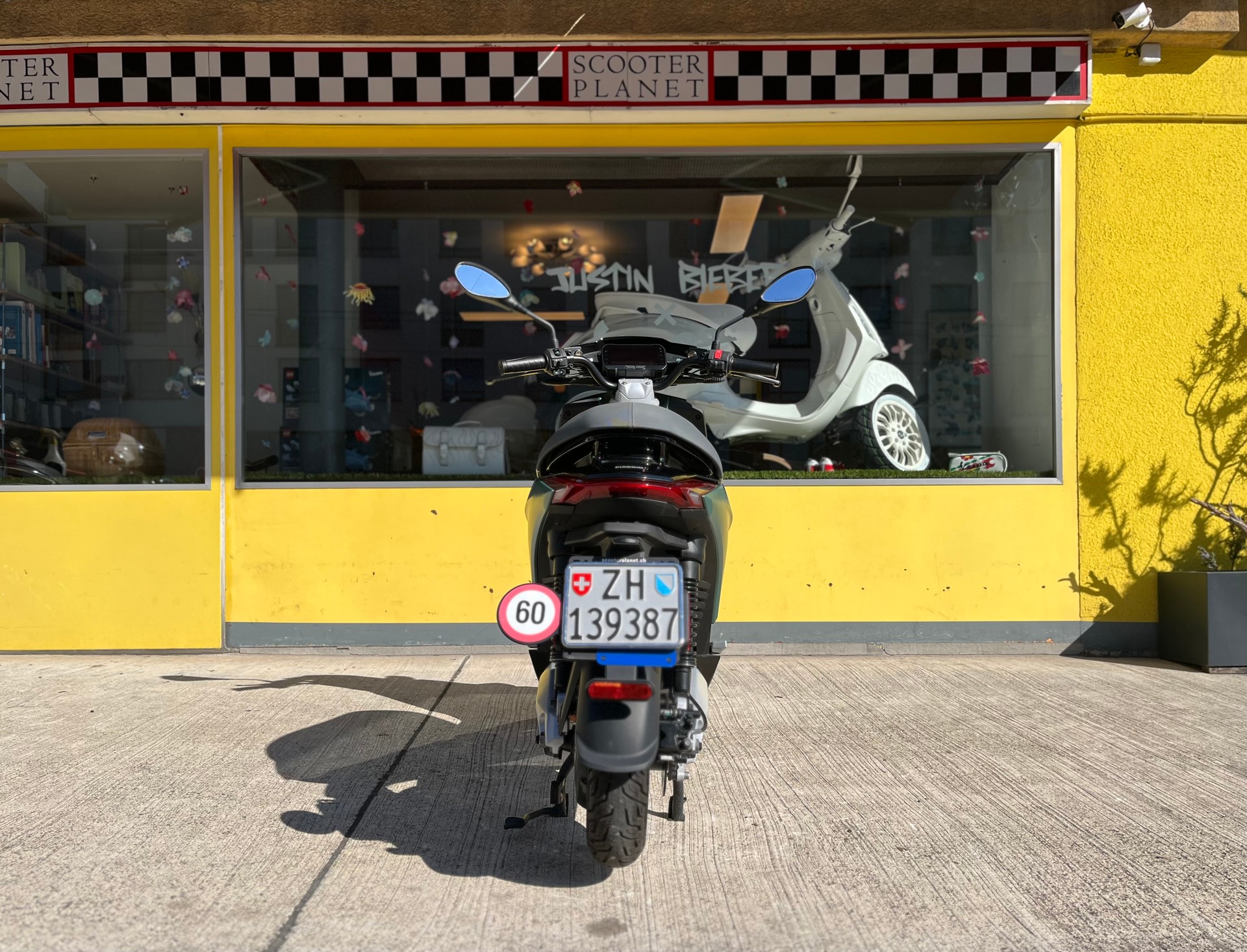 PIAGGIO Piaggio 1 Active 60km/h Full Electric-showroom-element-2