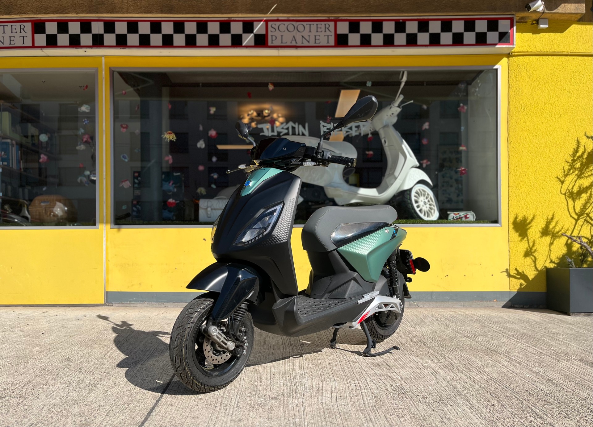 PIAGGIO Piaggio 1 Active 60km/h Full Electric-image-7