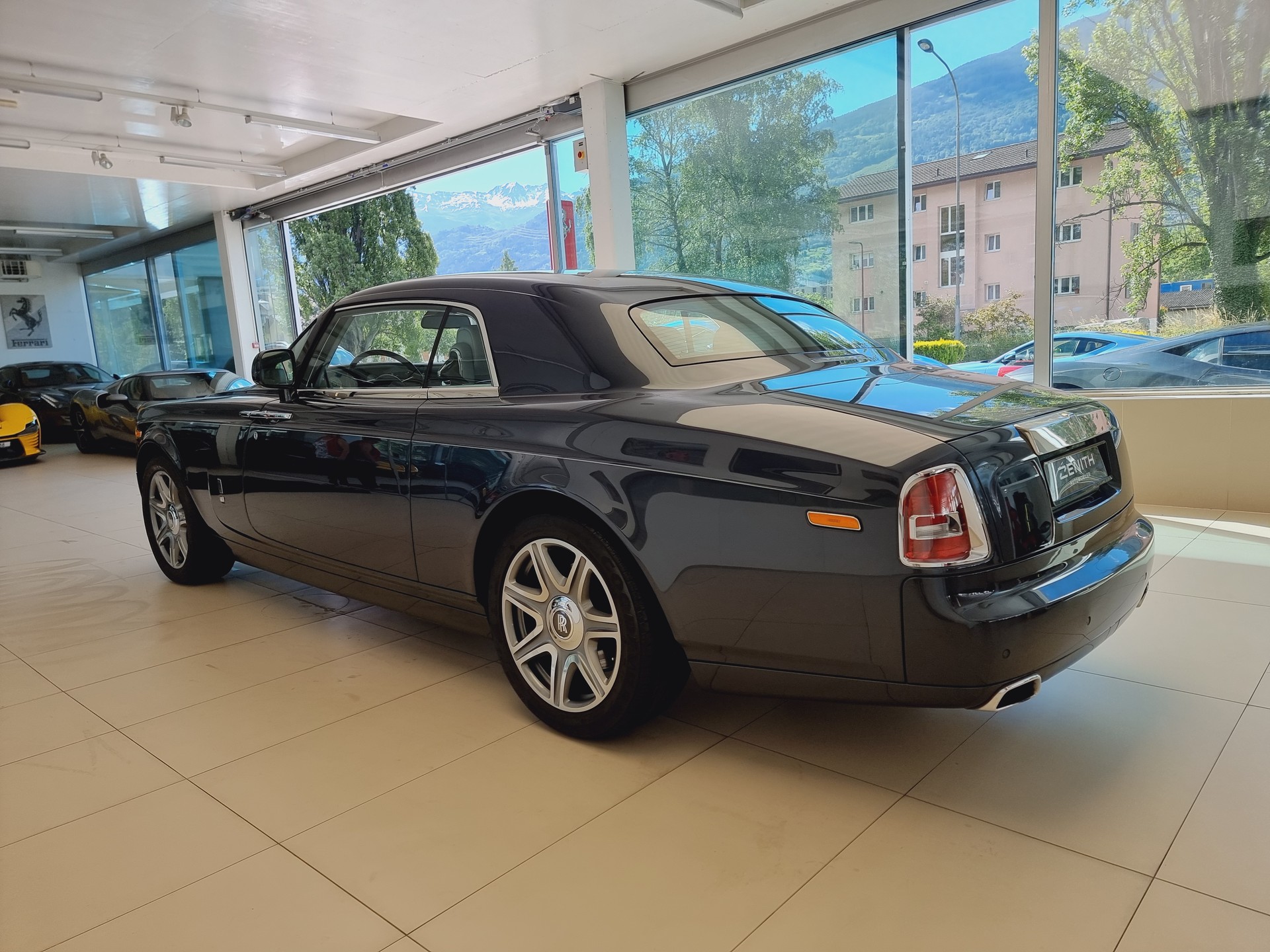 ROLLS-ROYCE Phantom 6.7 V12 Coupé-image-6