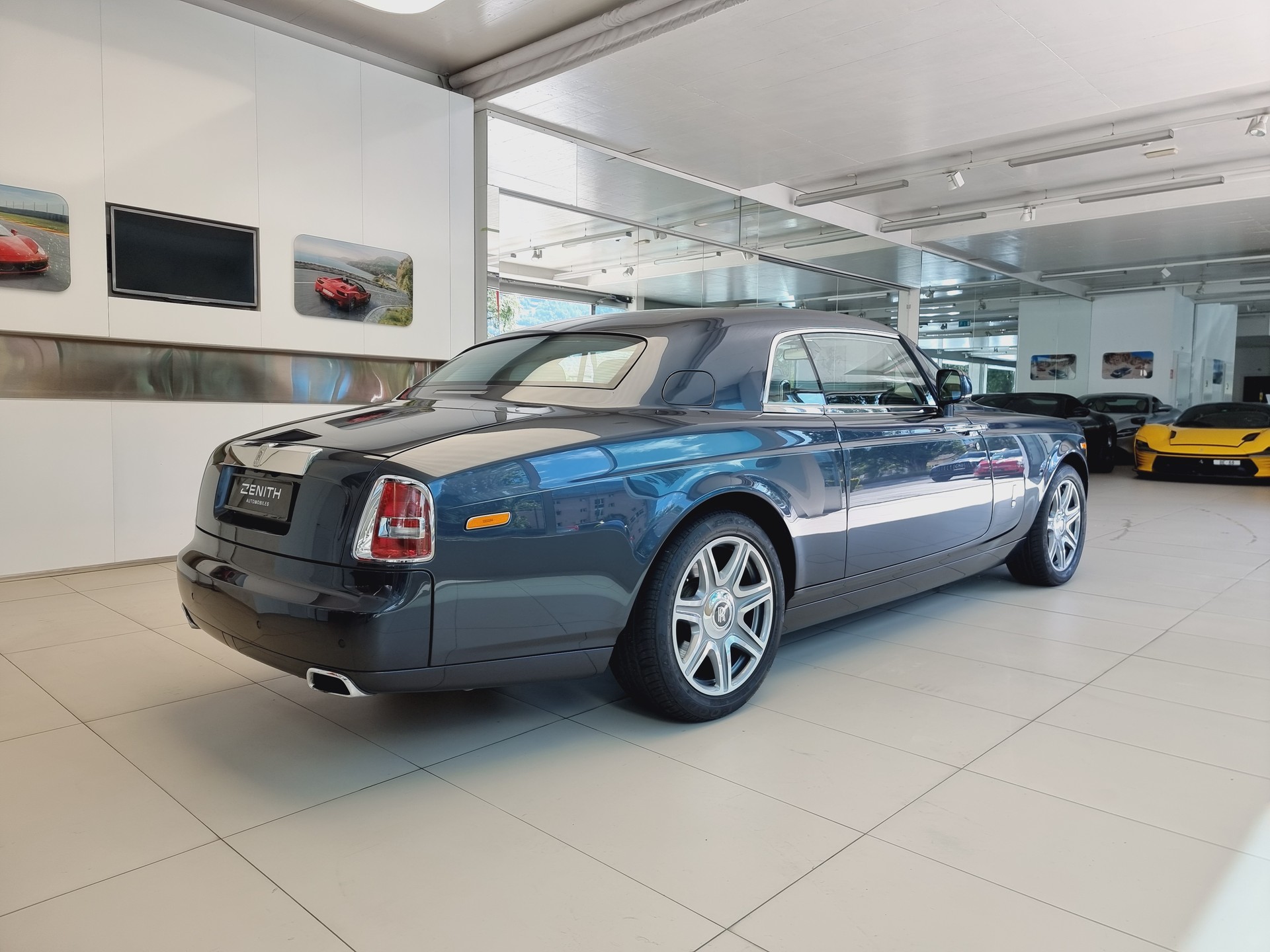 ROLLS-ROYCE Phantom 6.7 V12 Coupé-image-4