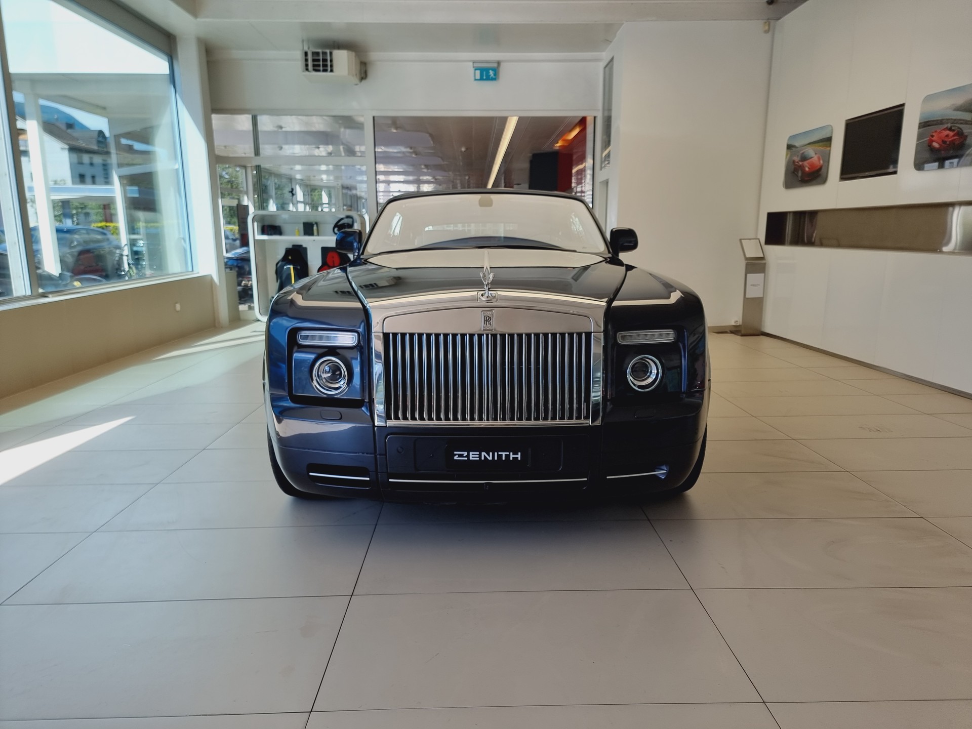 ROLLS-ROYCE Phantom 6.7 V12 Coupé-image-1