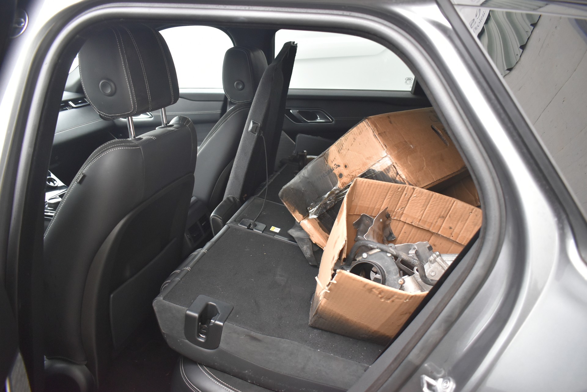 LAND ROVER Range Rover Velar D 240 Automatic-image-4