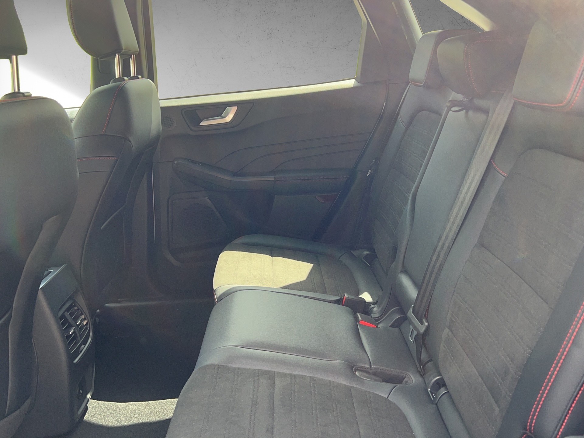 FORD Kuga 2.0 TDCi EcoBlue ST-Line 4WD-image-9