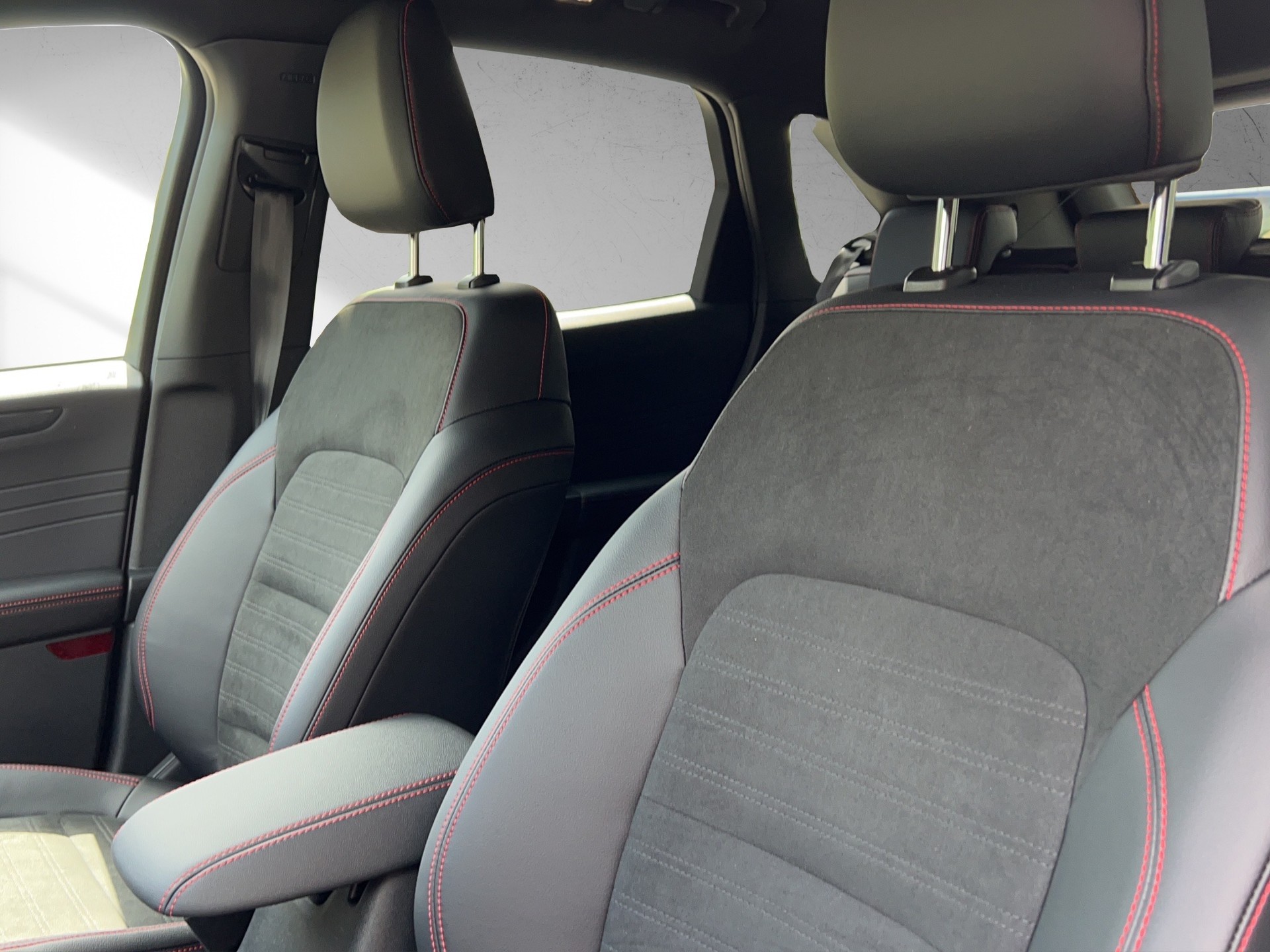 FORD Kuga 2.0 TDCi EcoBlue ST-Line 4WD-image-7