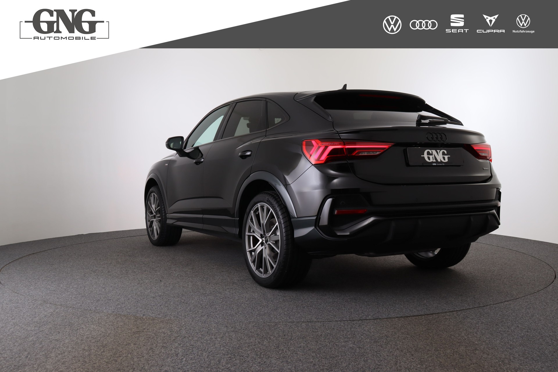 AUDI Q3 Sportback 40 TFSI S line quattro S-tronic-image-2