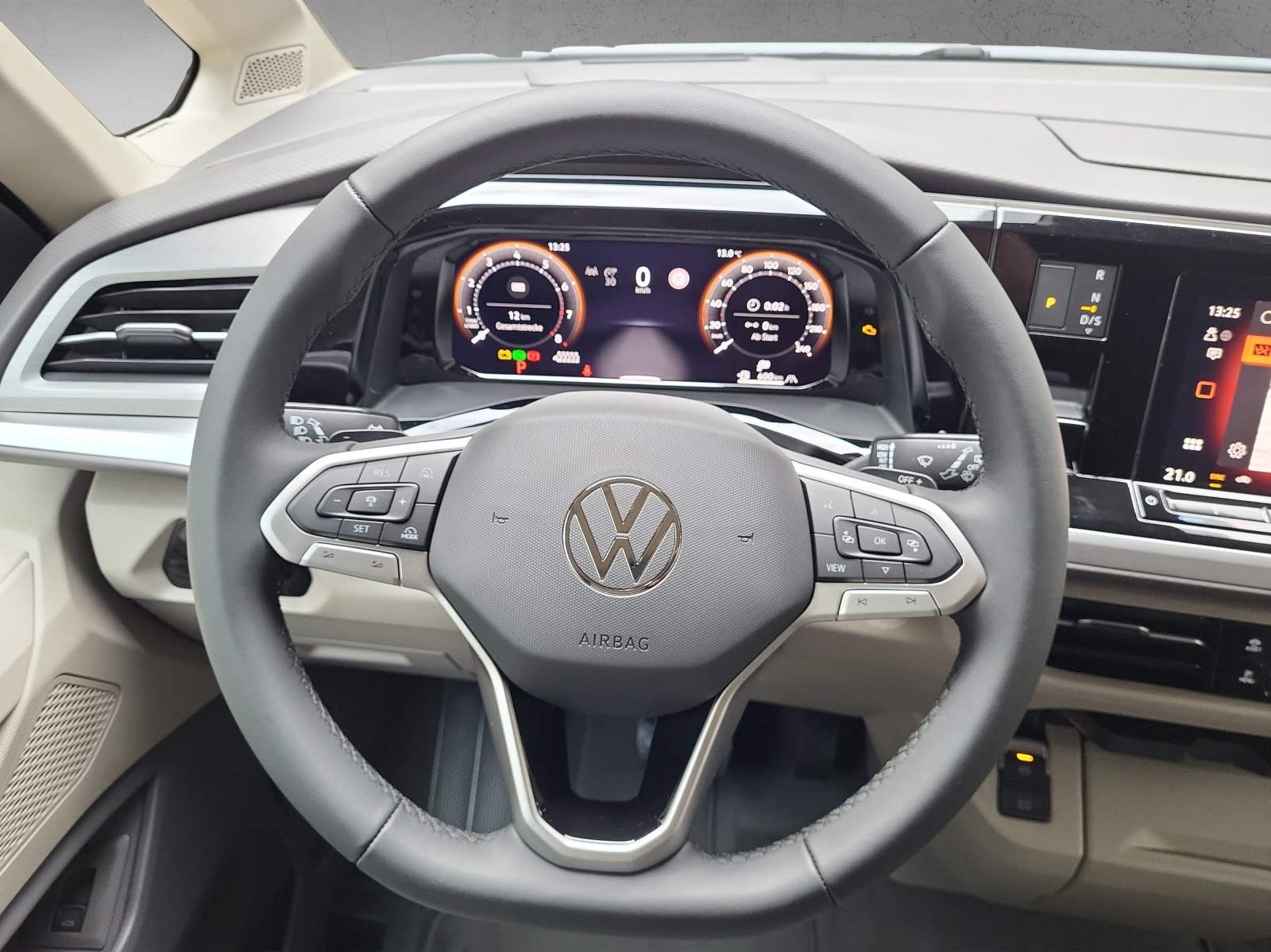 VW Multivan Life Edition 2.0TSI 204PS DSG-image-12