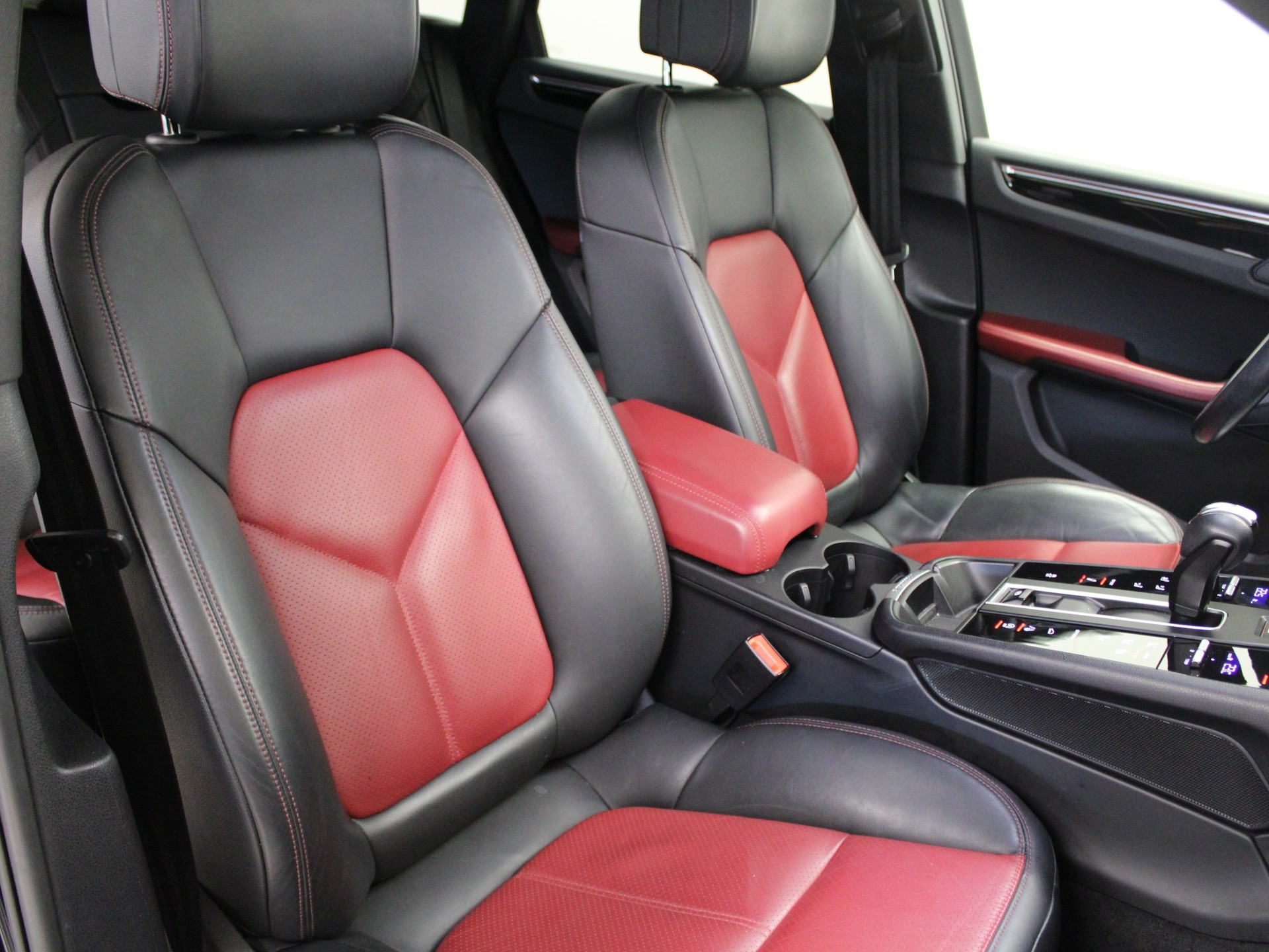 PORSCHE Macan S PDK-image-5