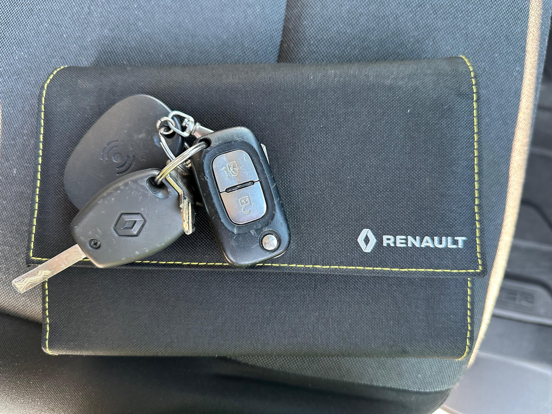 RENAULT T35 dCi165-image-31