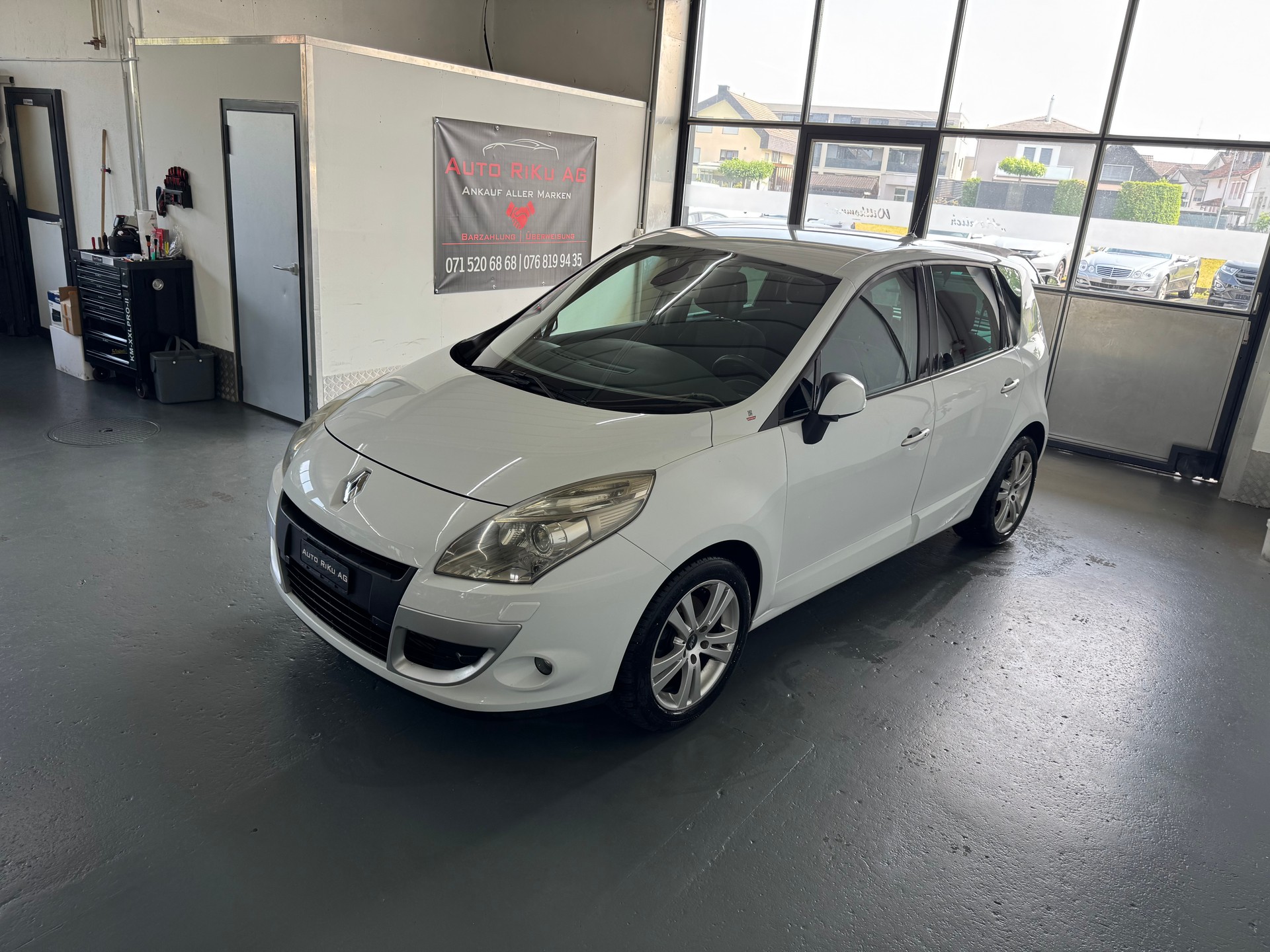 RENAULT Scénic 2.0 dCi Dynamique Automatic-image-4
