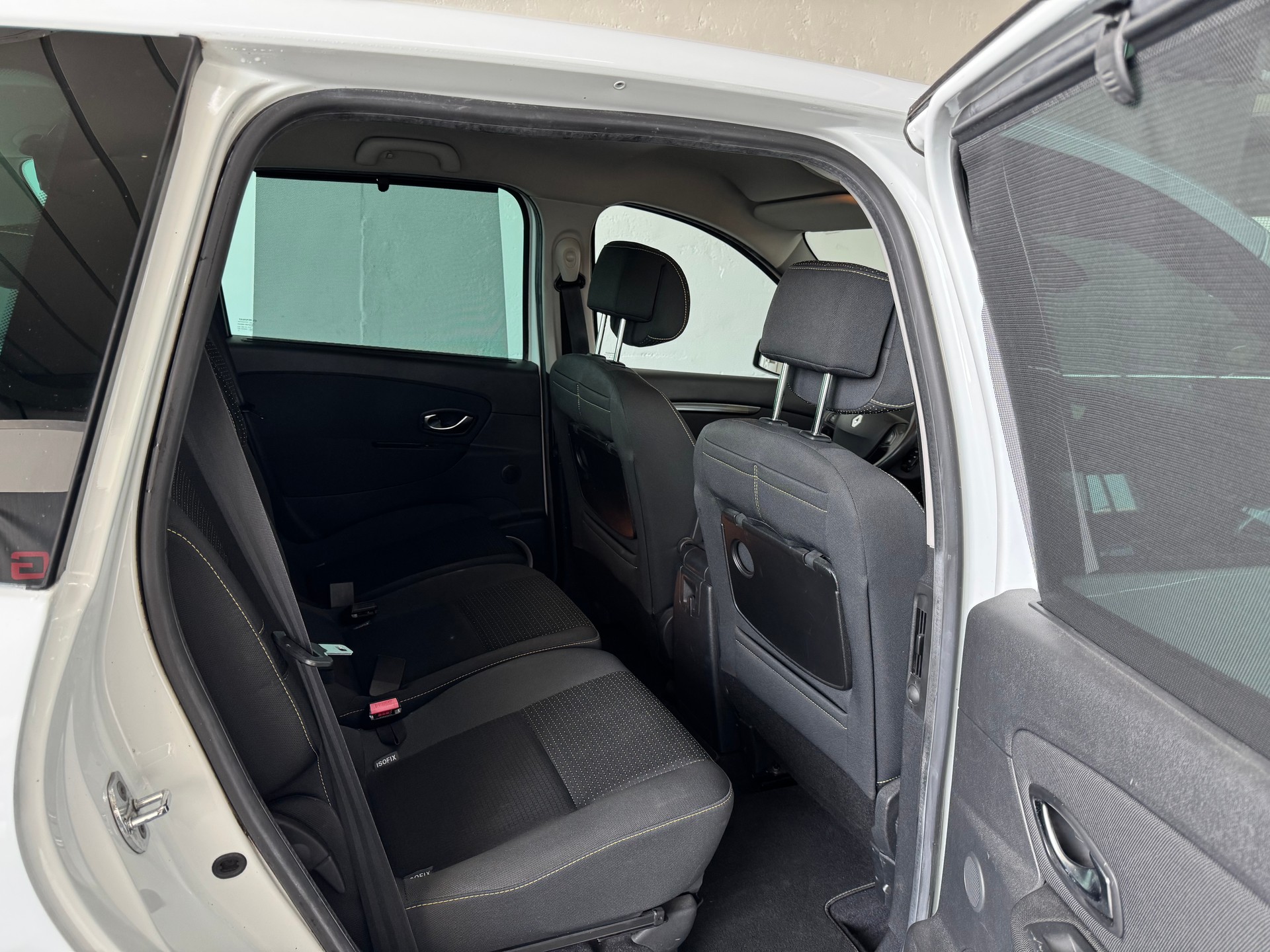 RENAULT Scénic 2.0 dCi Dynamique Automatic-image-16