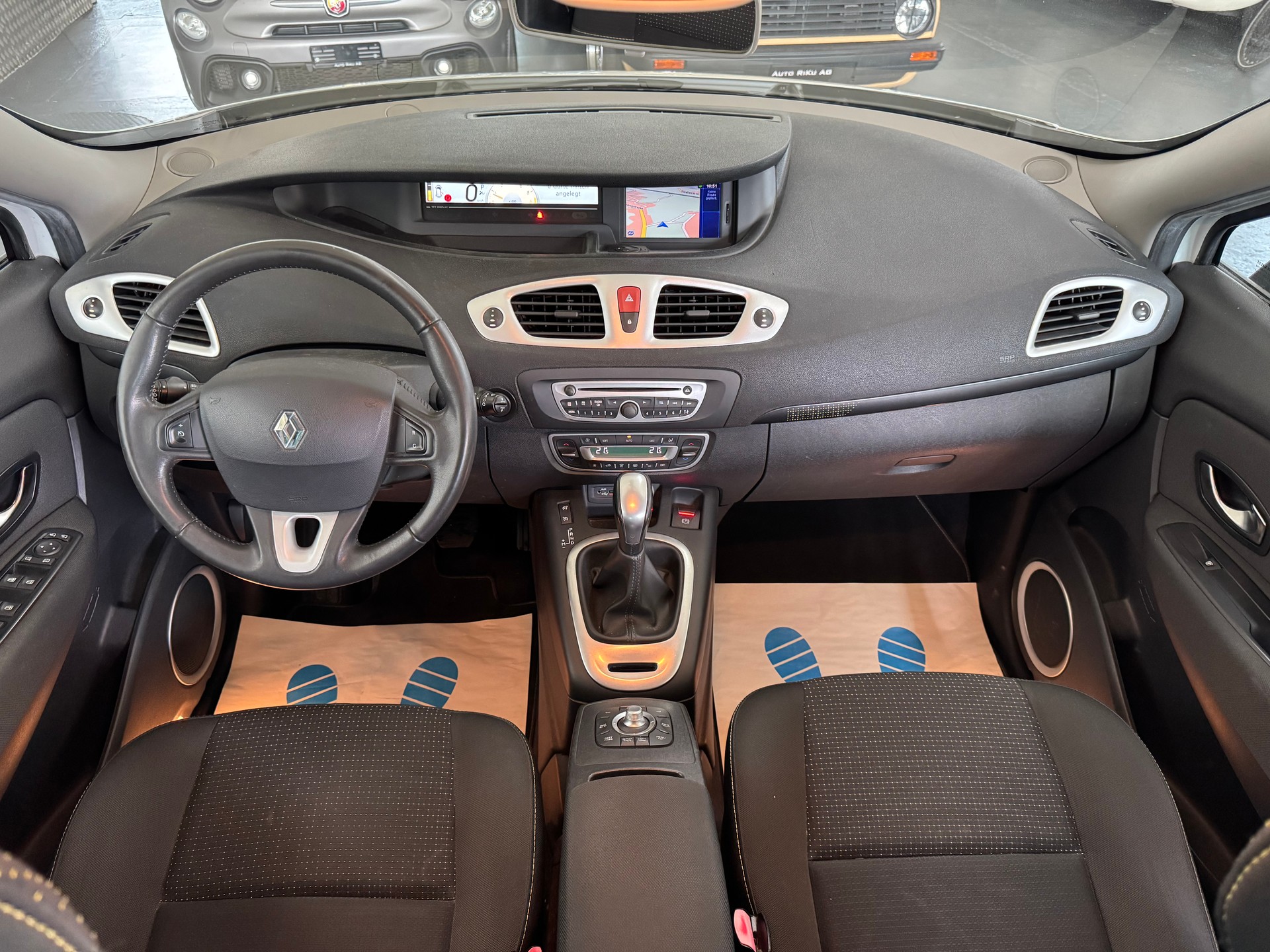 RENAULT Scénic 2.0 dCi Dynamique Automatic-image-19