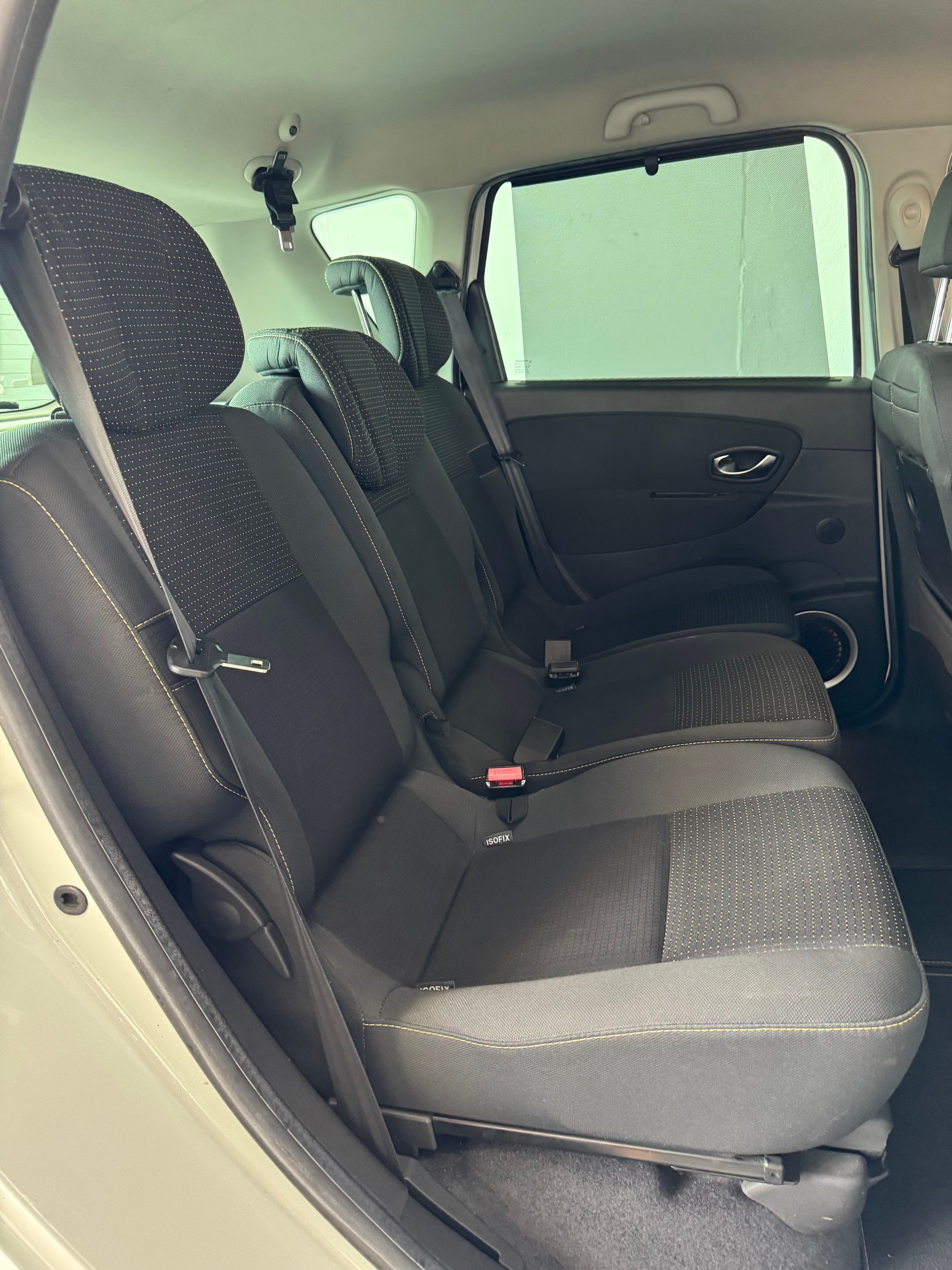 RENAULT Scénic 2.0 dCi Dynamique Automatic-image-17